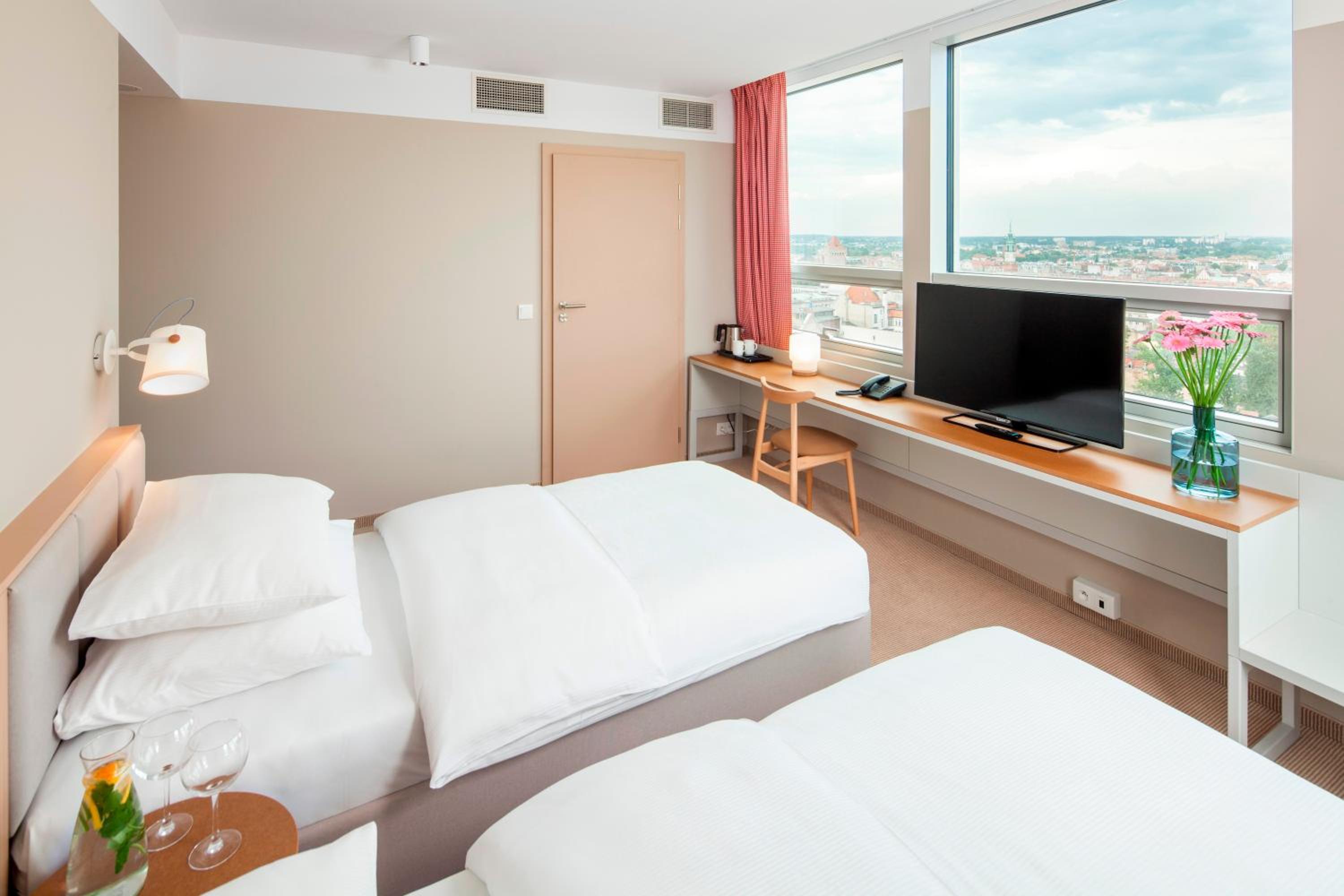 Superior Twin Room with Old Town View photo 3