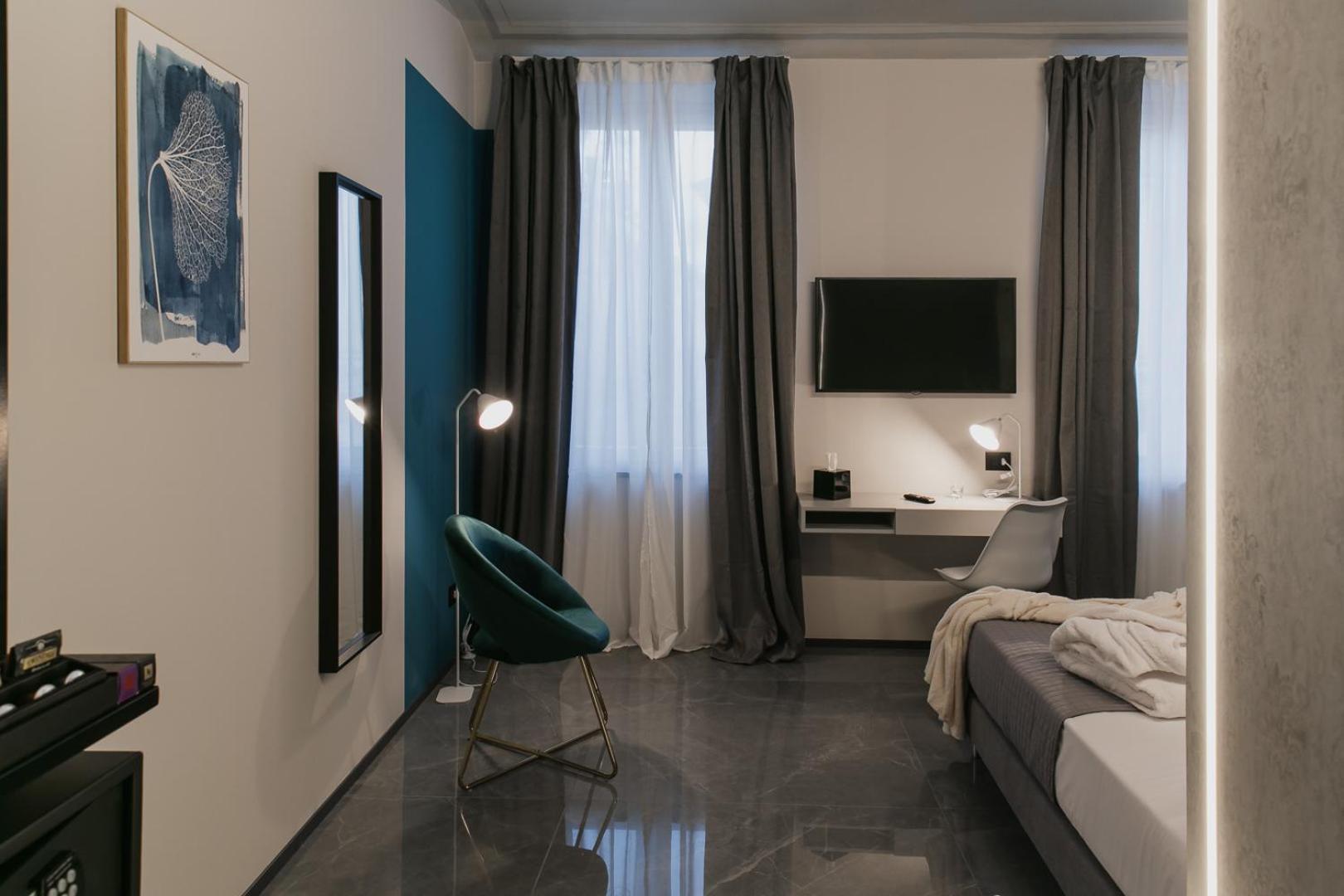 Deluxe Double or Twin Room with City View photo 1