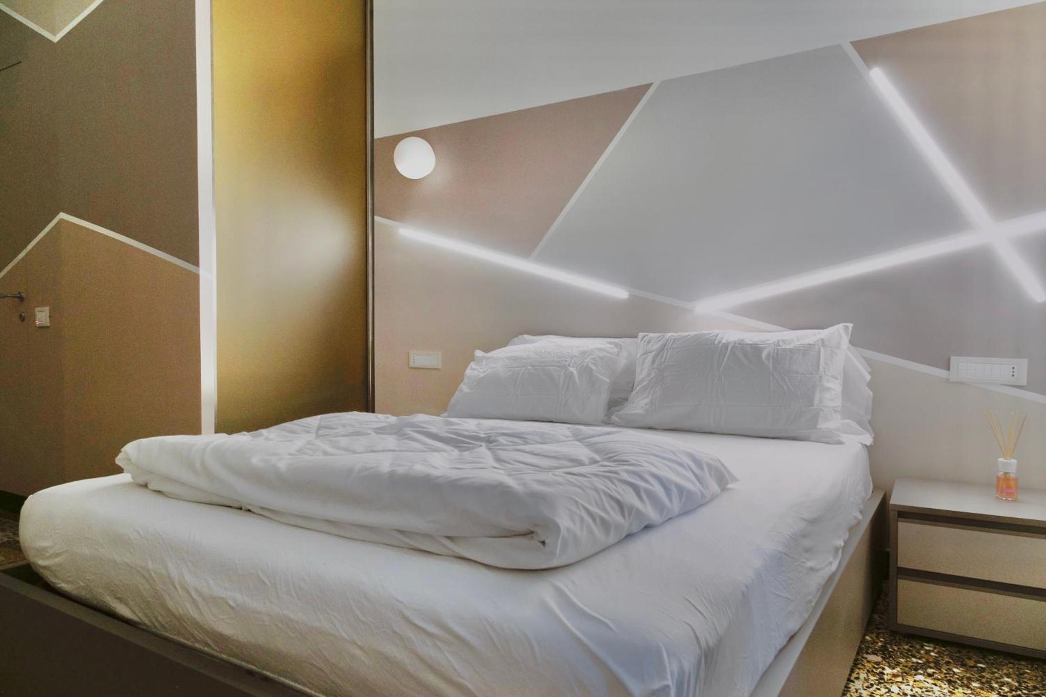 One-Bedroom Apartment - Photo 22