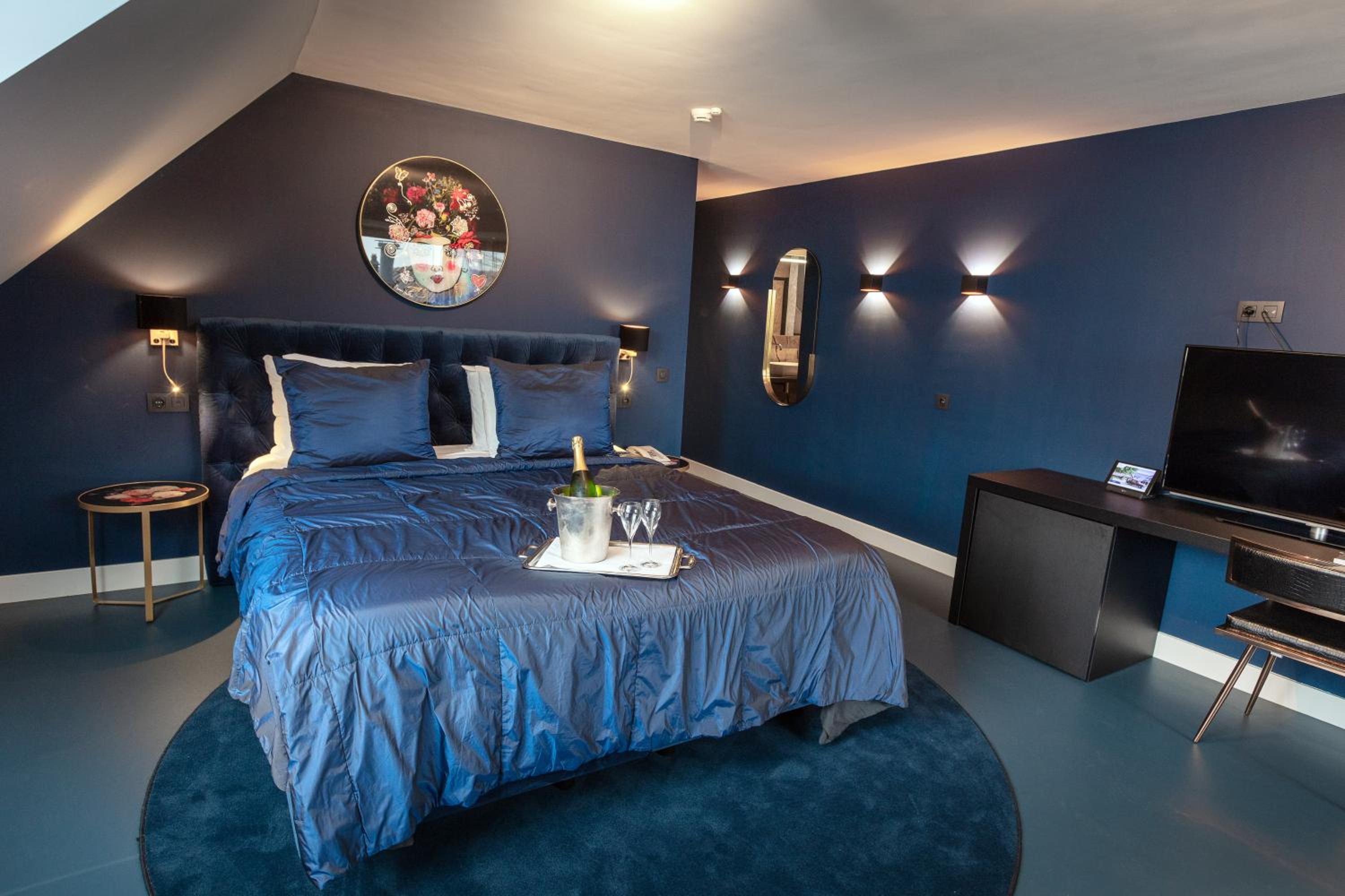 Superior King Room - Photo 3