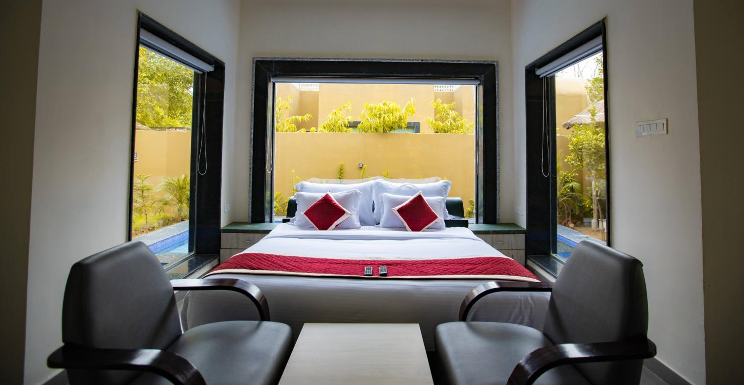 Exotic Villa with Plunge Pool, Jacuzzi and Private Sit Out - Photo 24