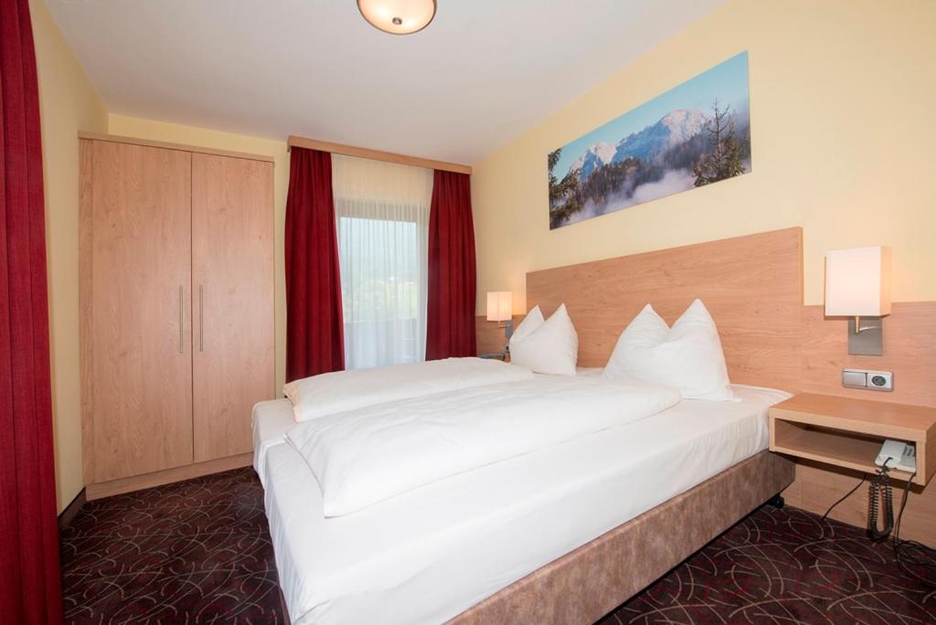 Double Room (1 Adult)