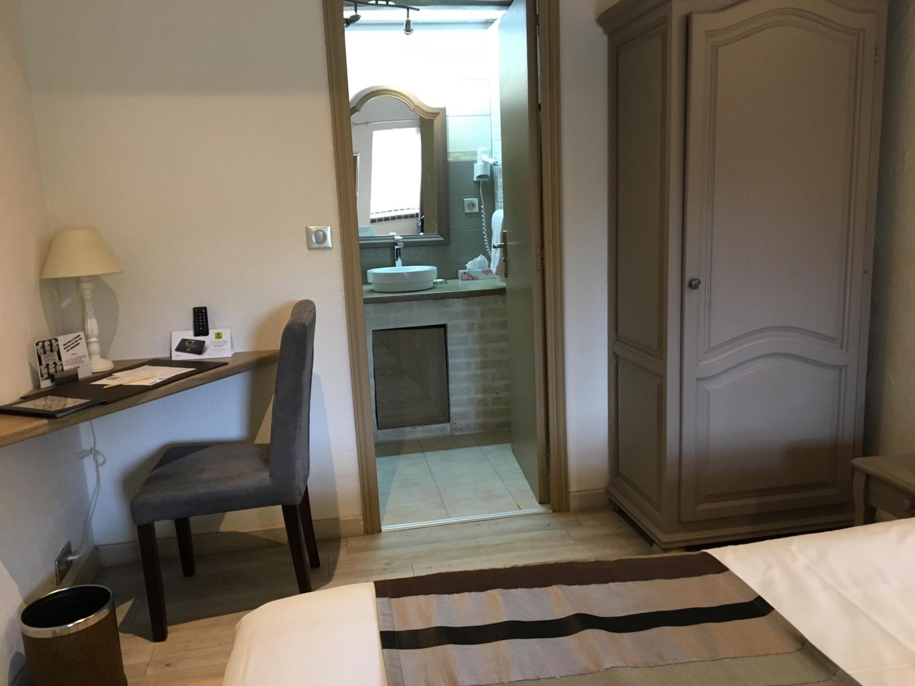 Standard Room photo 3