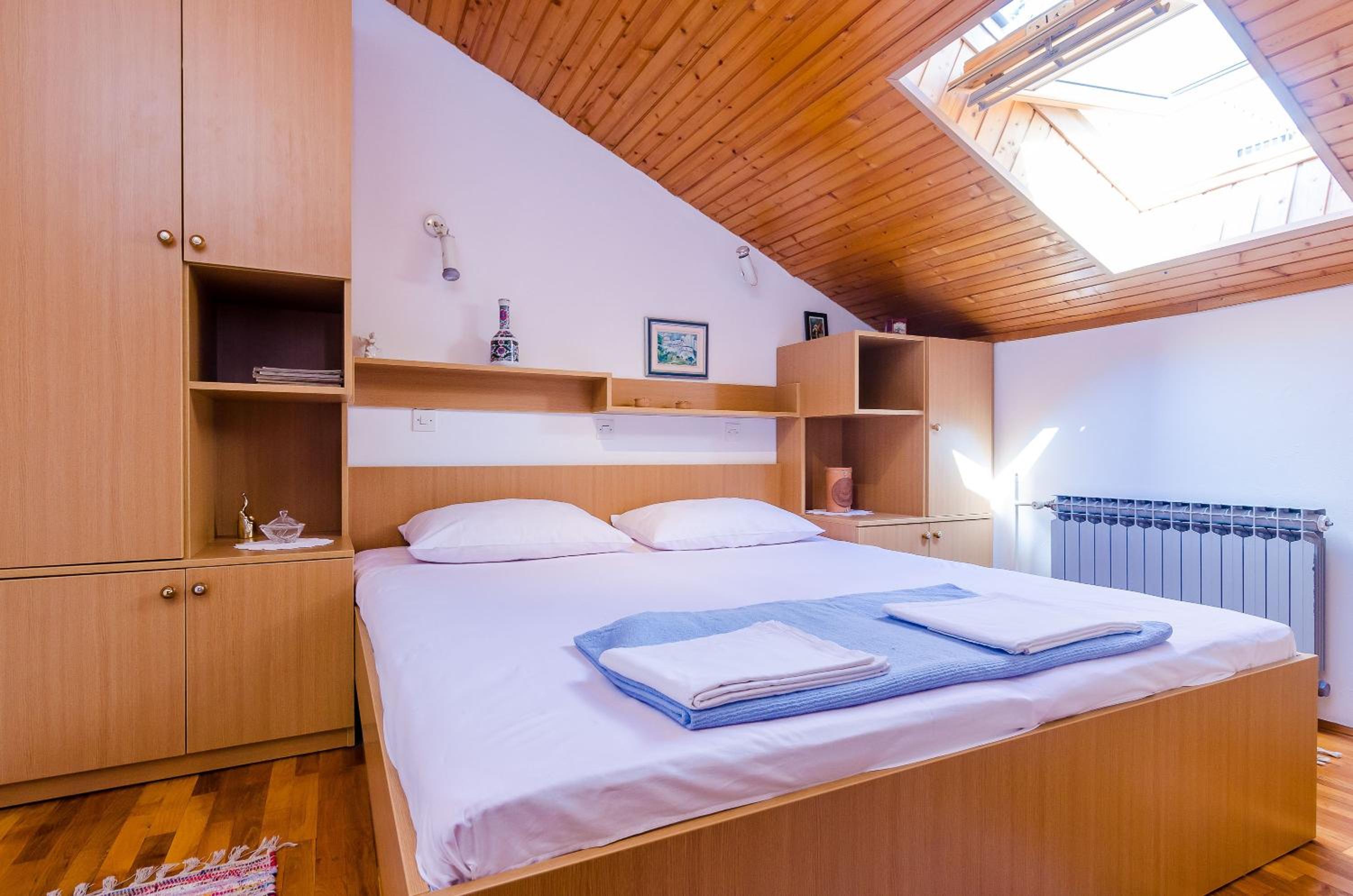 One Bedroom Apartment with Terrace and Sea View