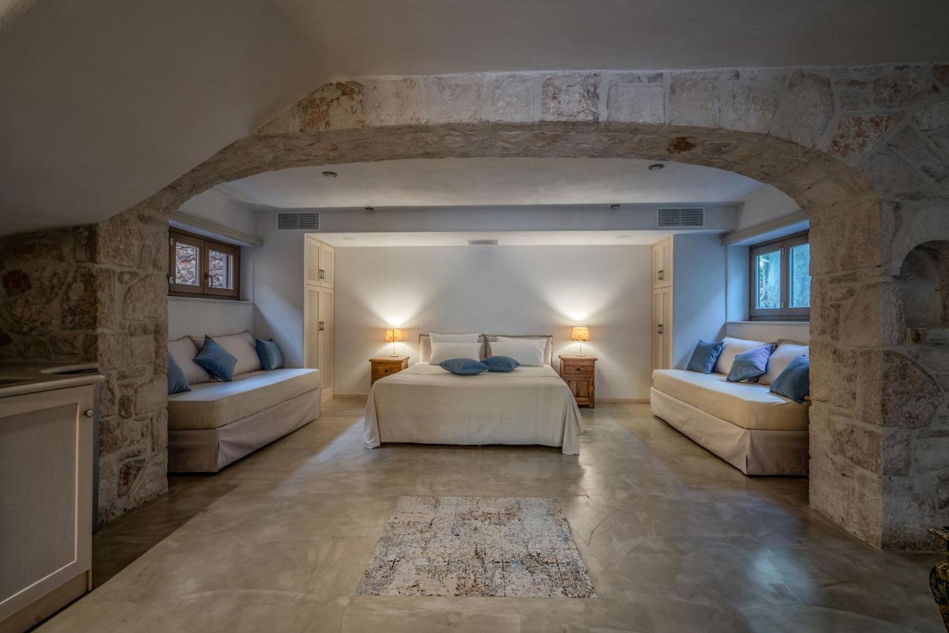 Four-Bedroom Villa photo 2