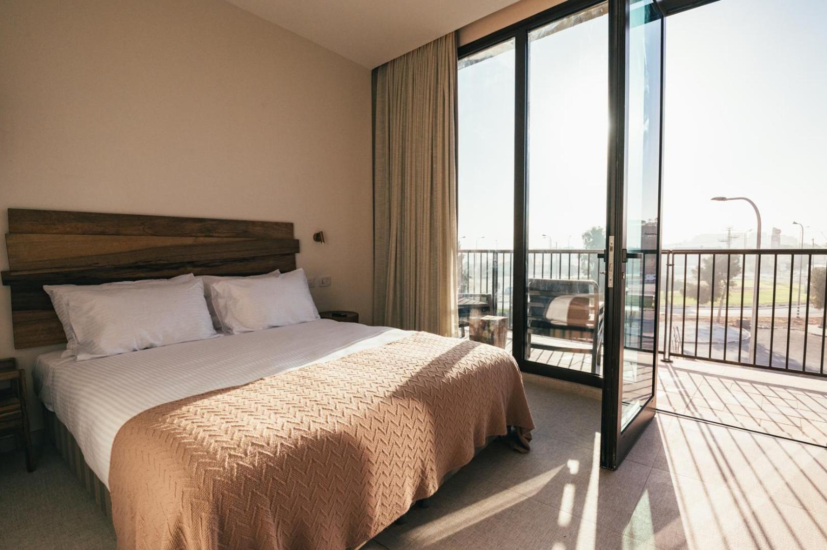 Double or Twin Room with Balcony - Photo 2