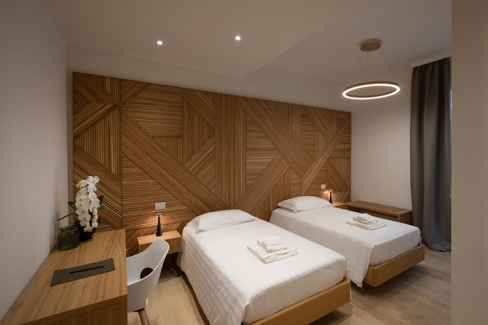 Large Twin Room photo 1