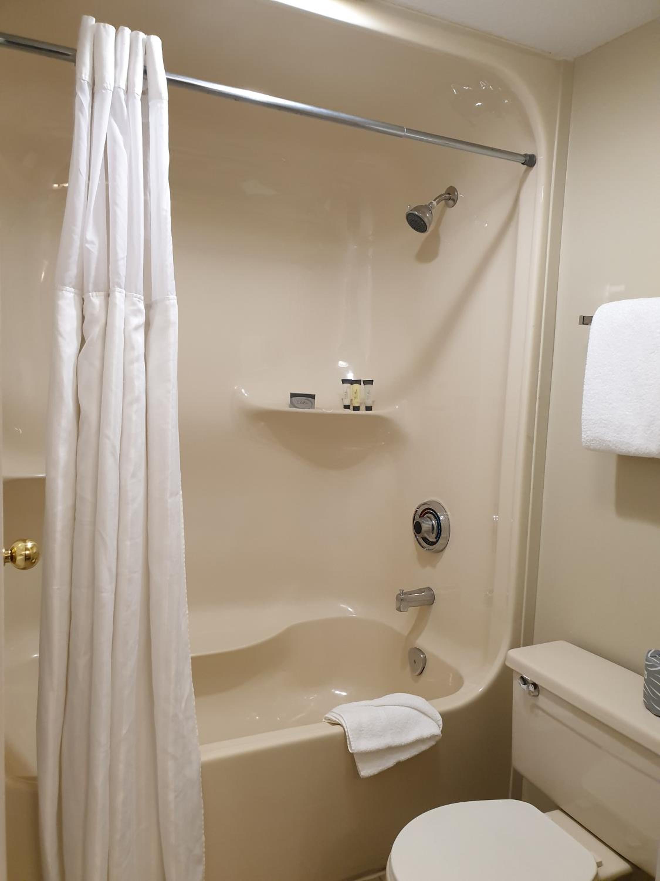 Queen Room with Two Queen Beds with Kitchenette - Photo 2