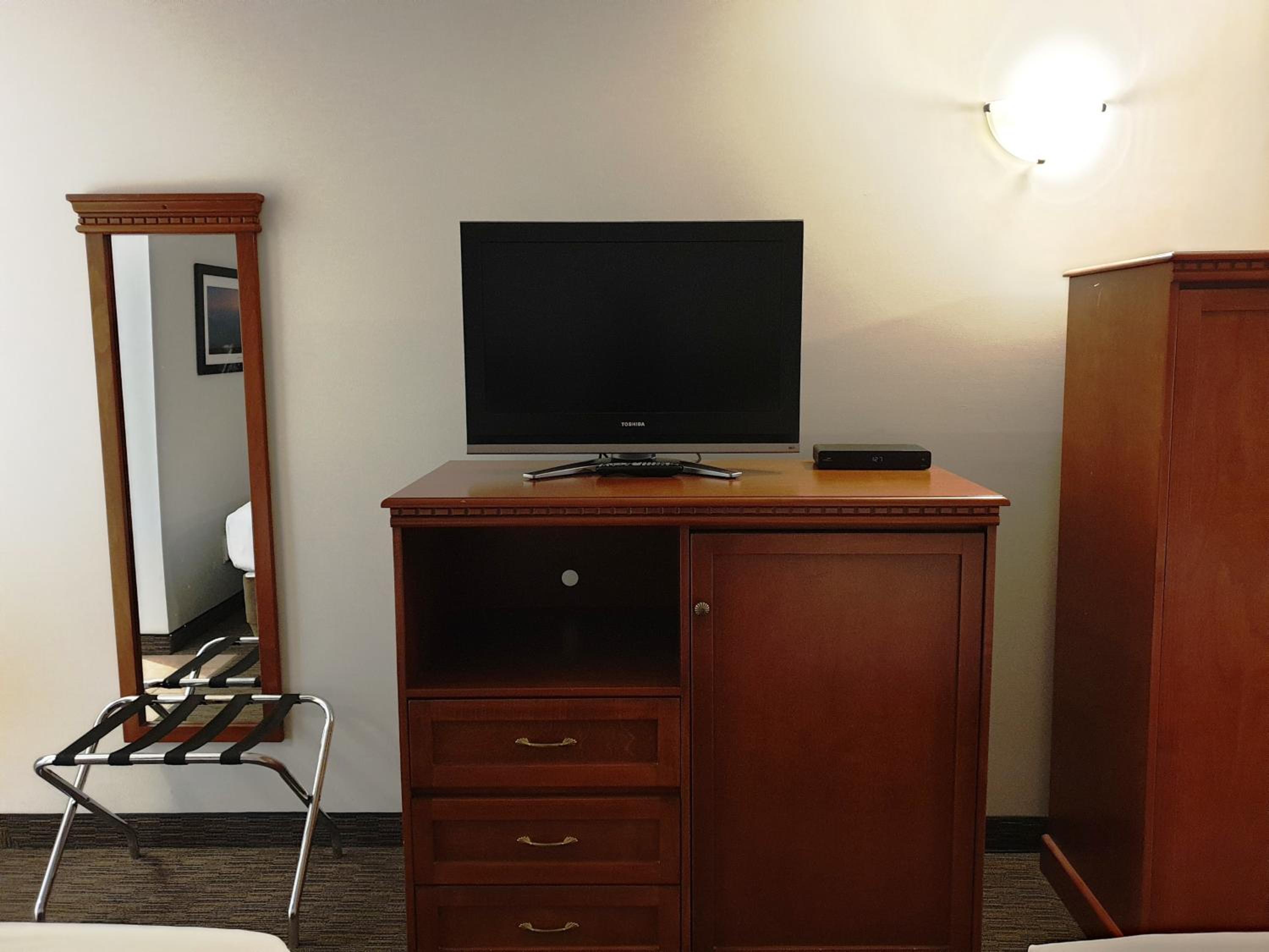 Queen Room with Two Queen Beds with Kitchenette - Photo 1