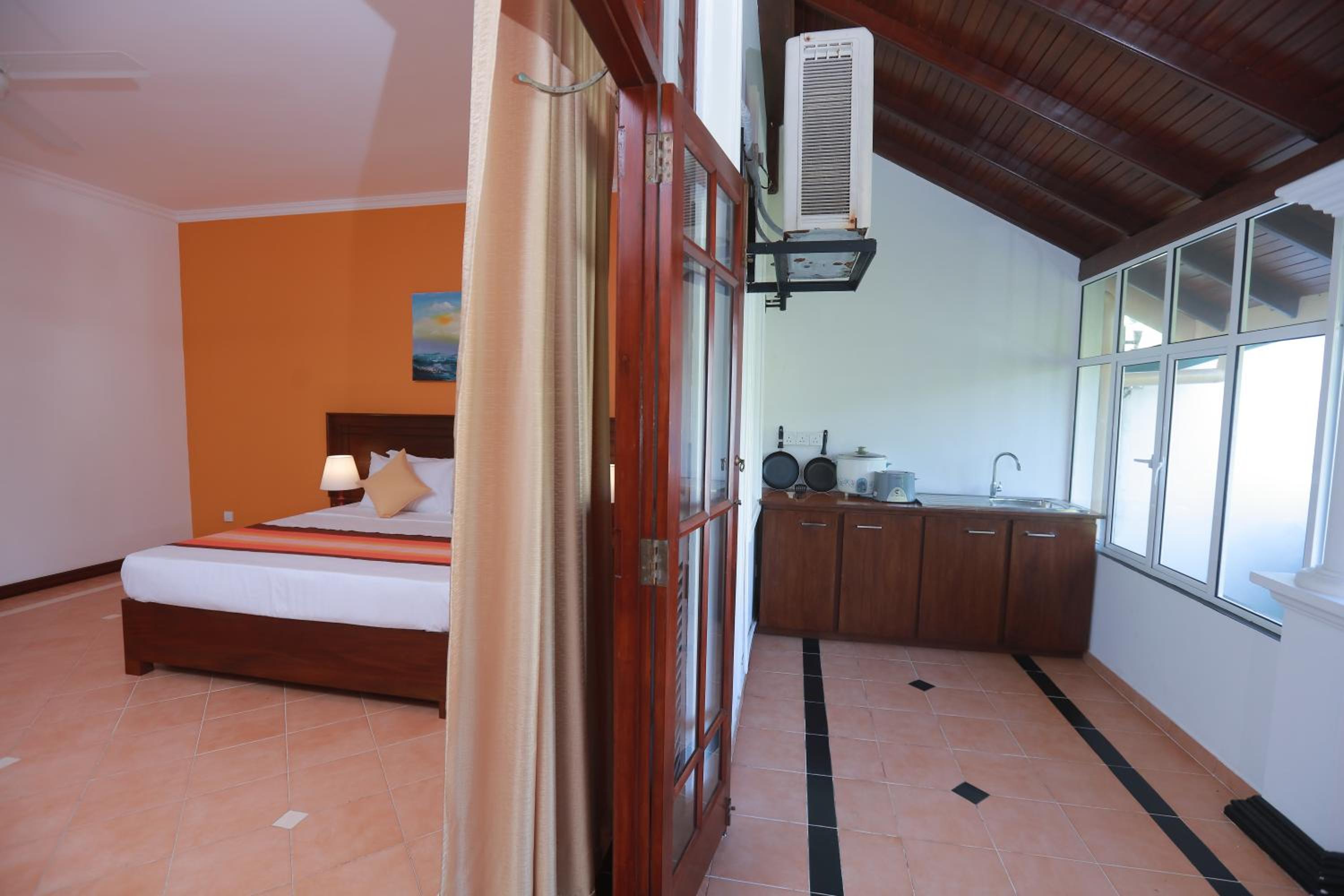 King Room with Spa Bath