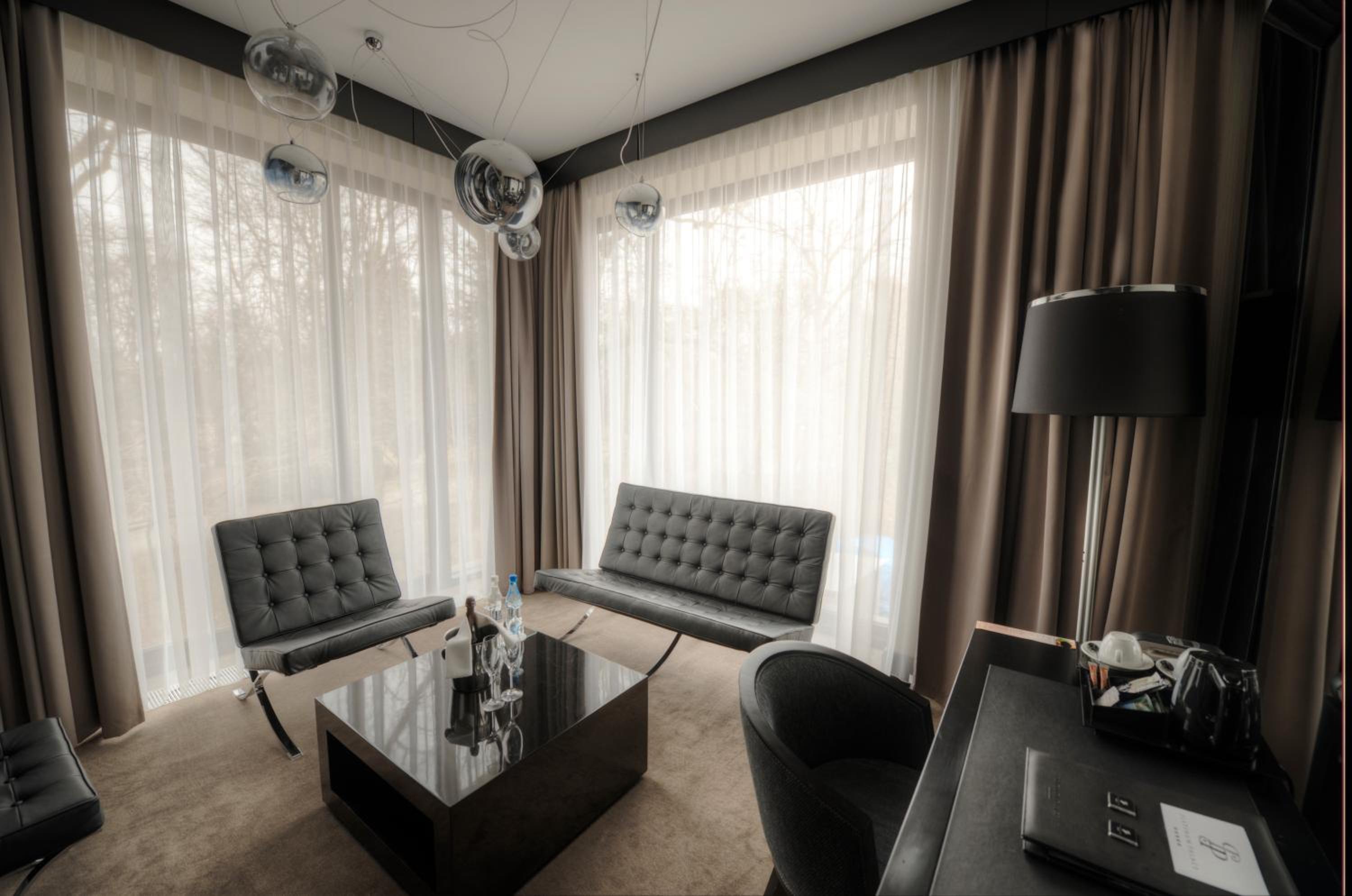 King Suite - Photo 5