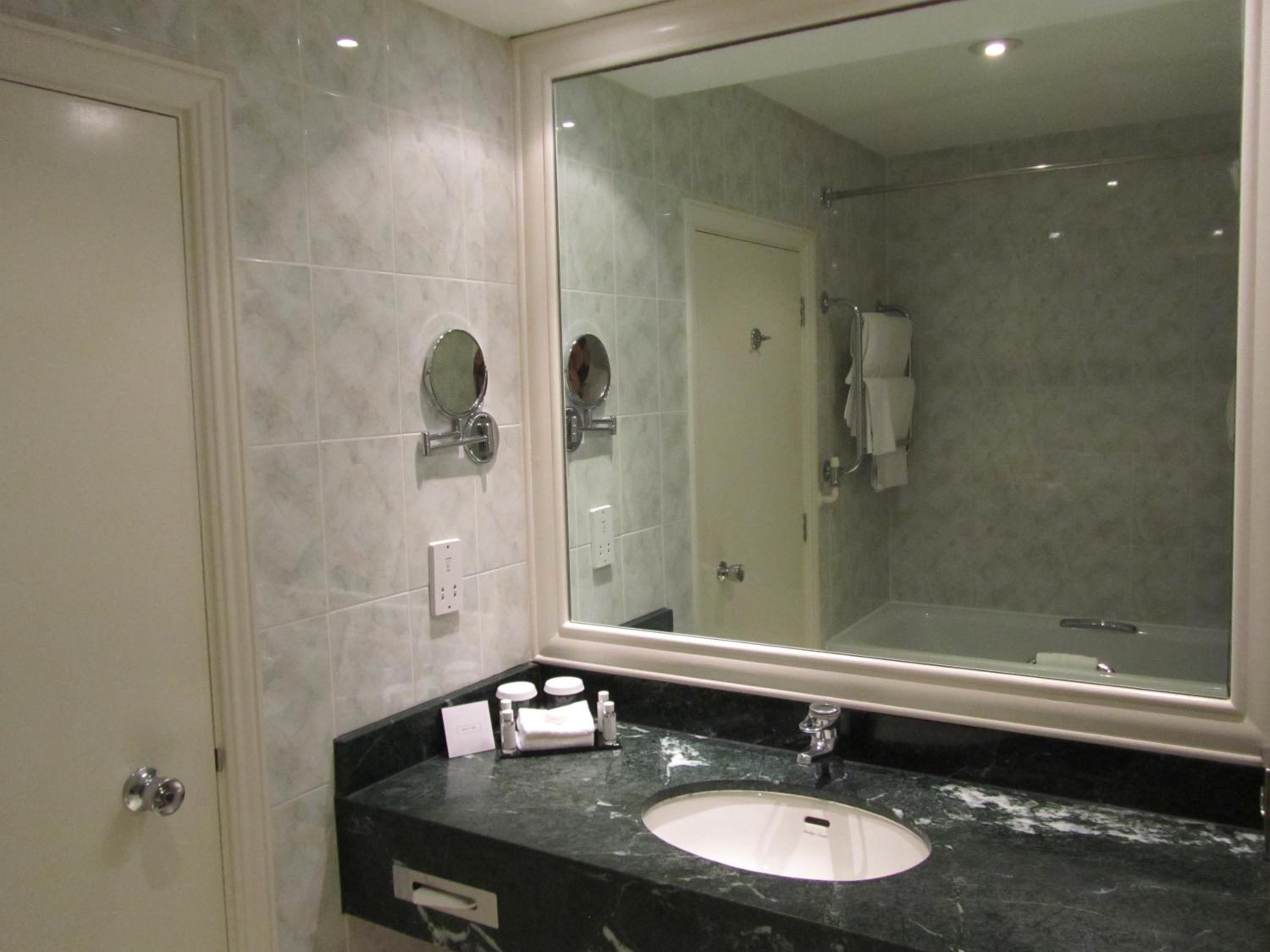Executive Double Room - Non-Smoking - Photo 2