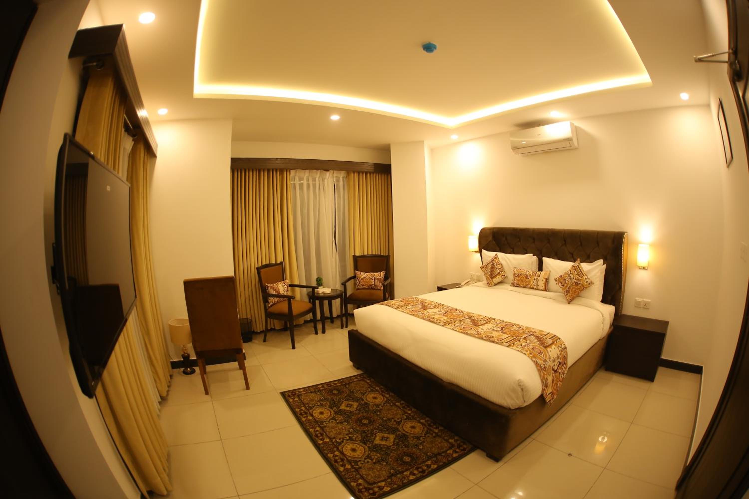 Superior King Room