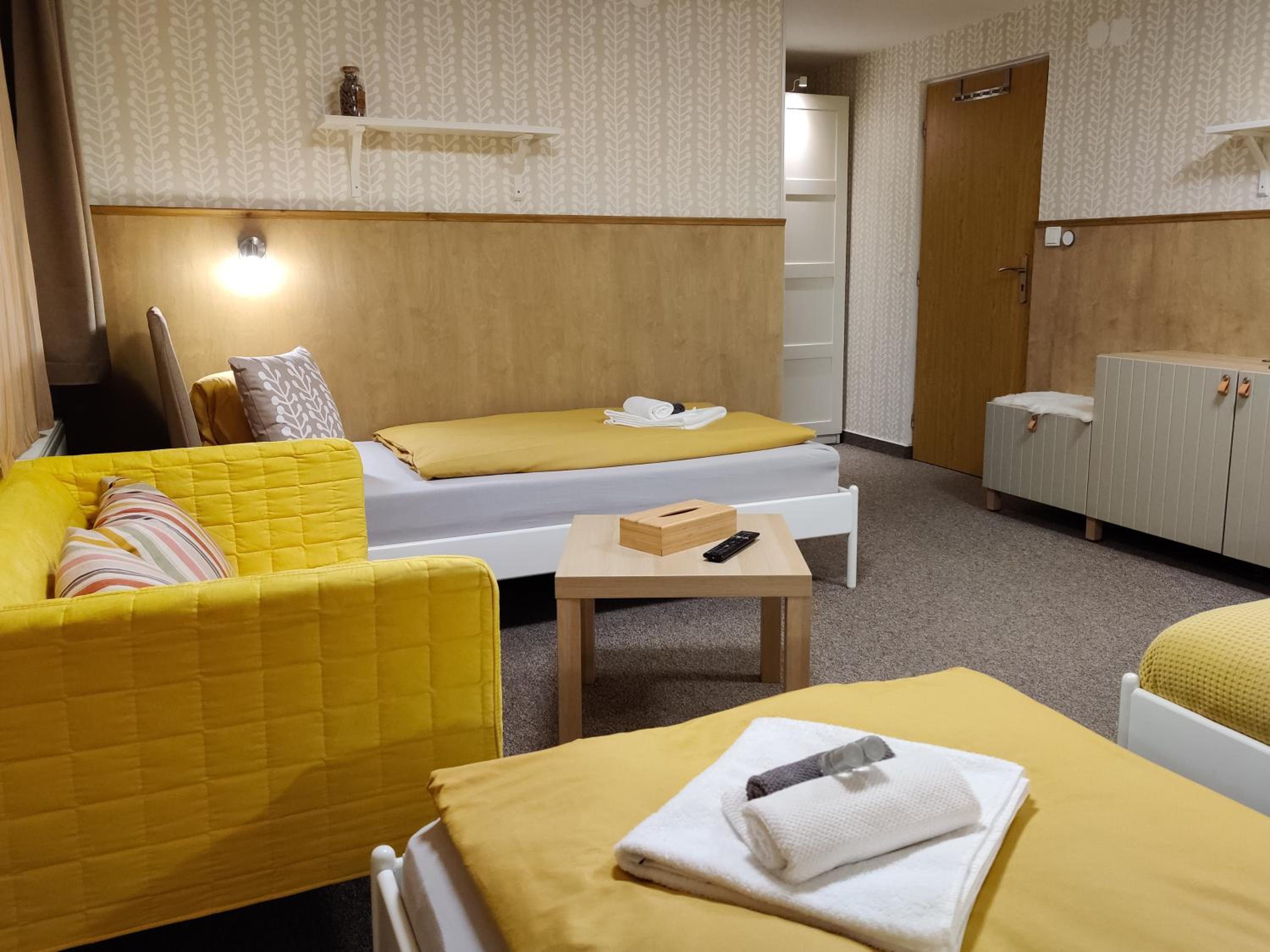 Quadruple Room - Photo 8