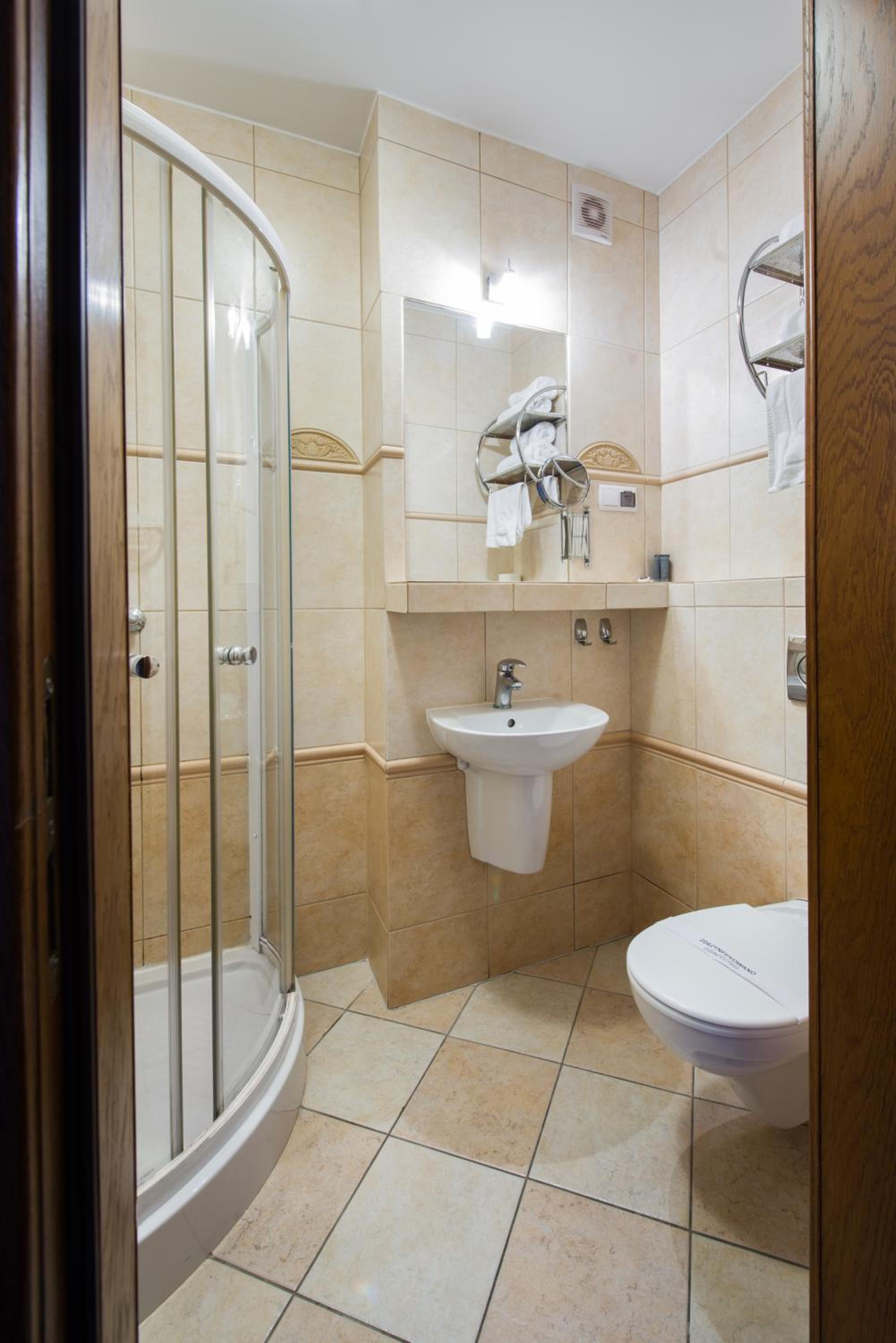 Twin Room - Photo 5