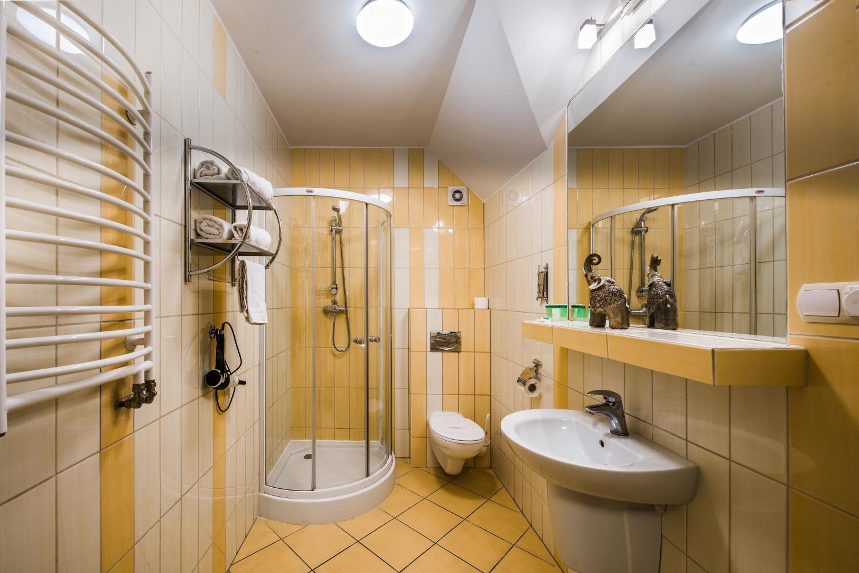 Superior Suite - Photo 10