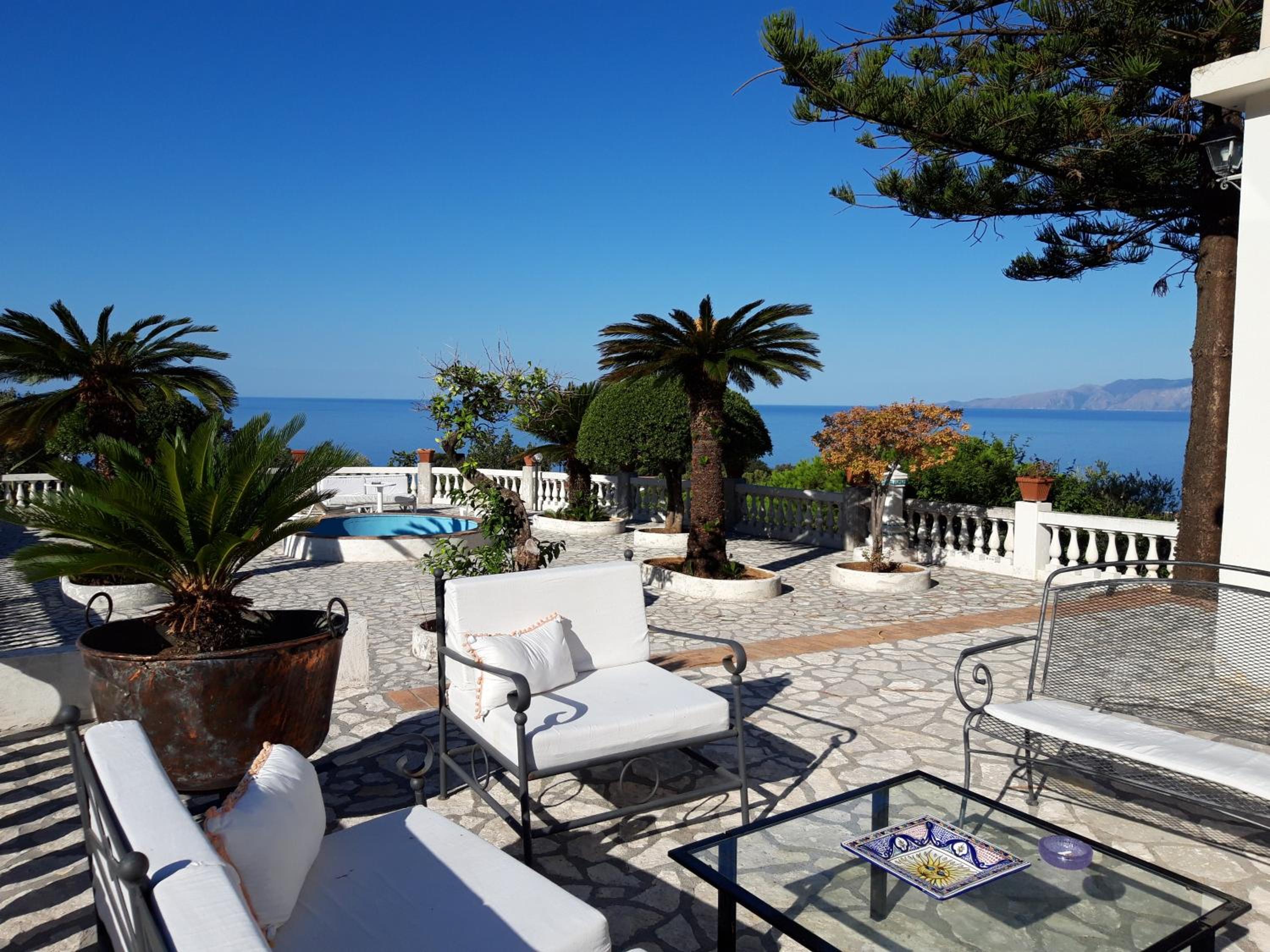 Villa with Sea View photo 2