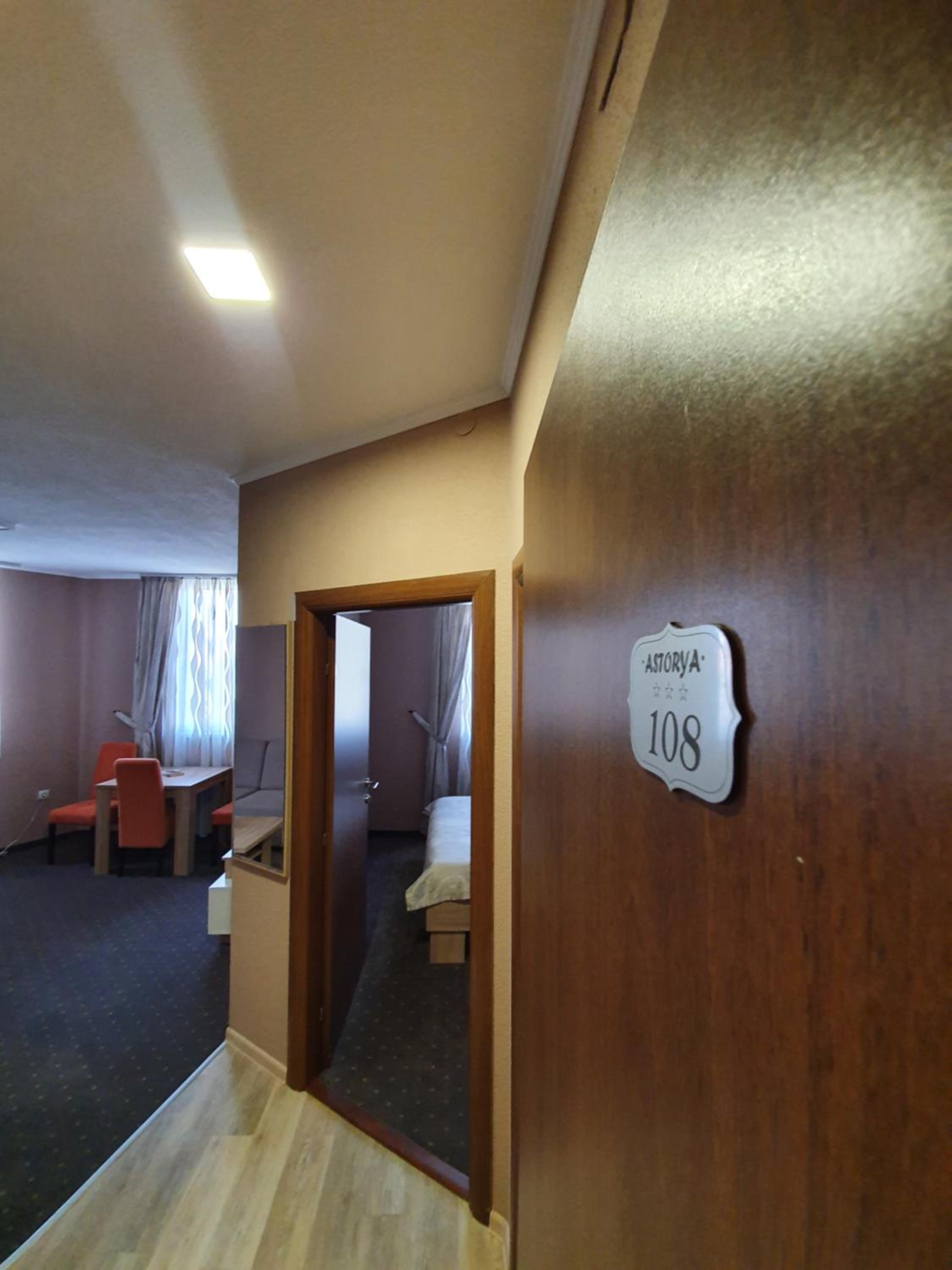 One-Bedroom Suite photo 2