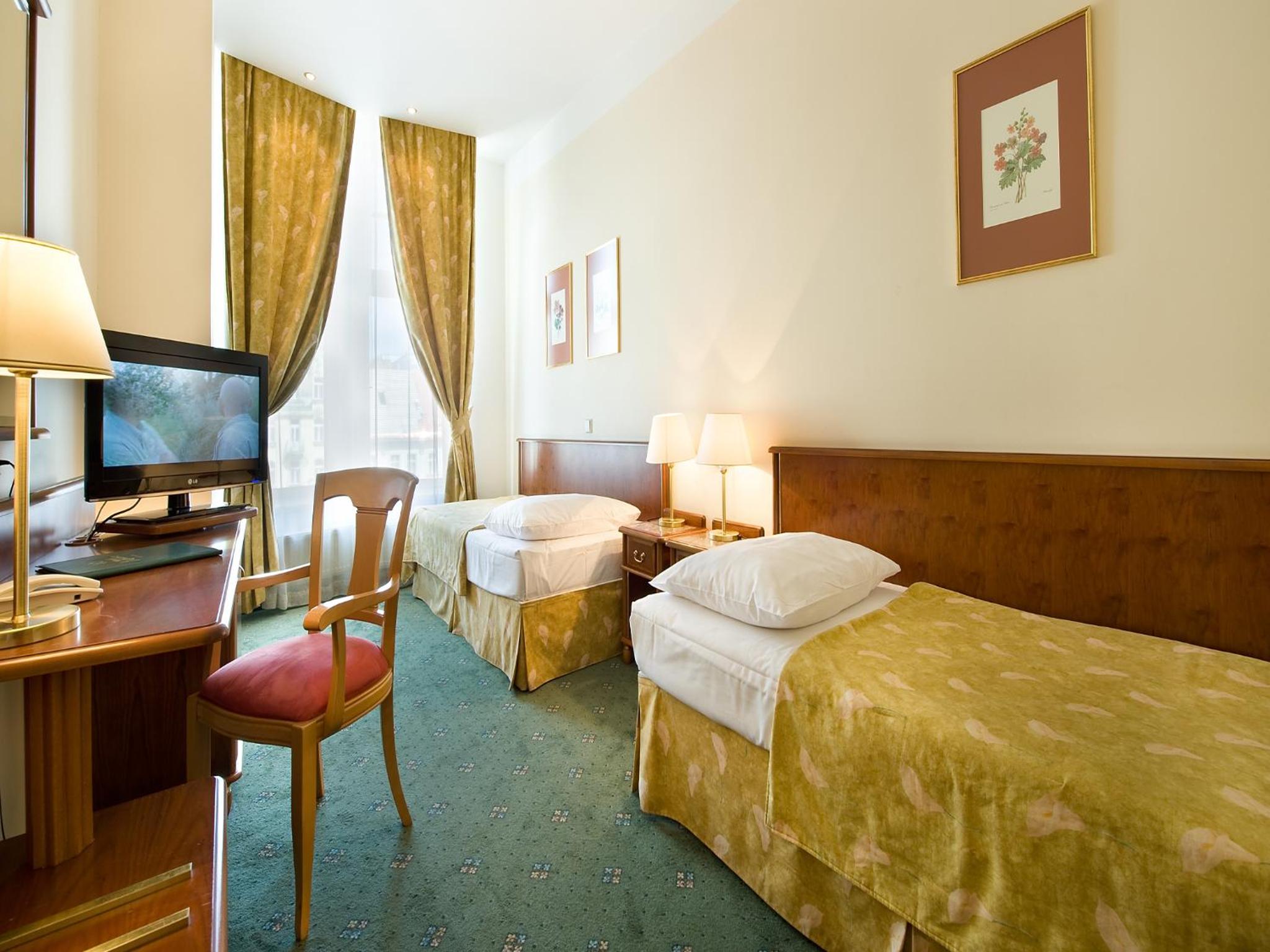 Twin Room with Wenceslas Square View