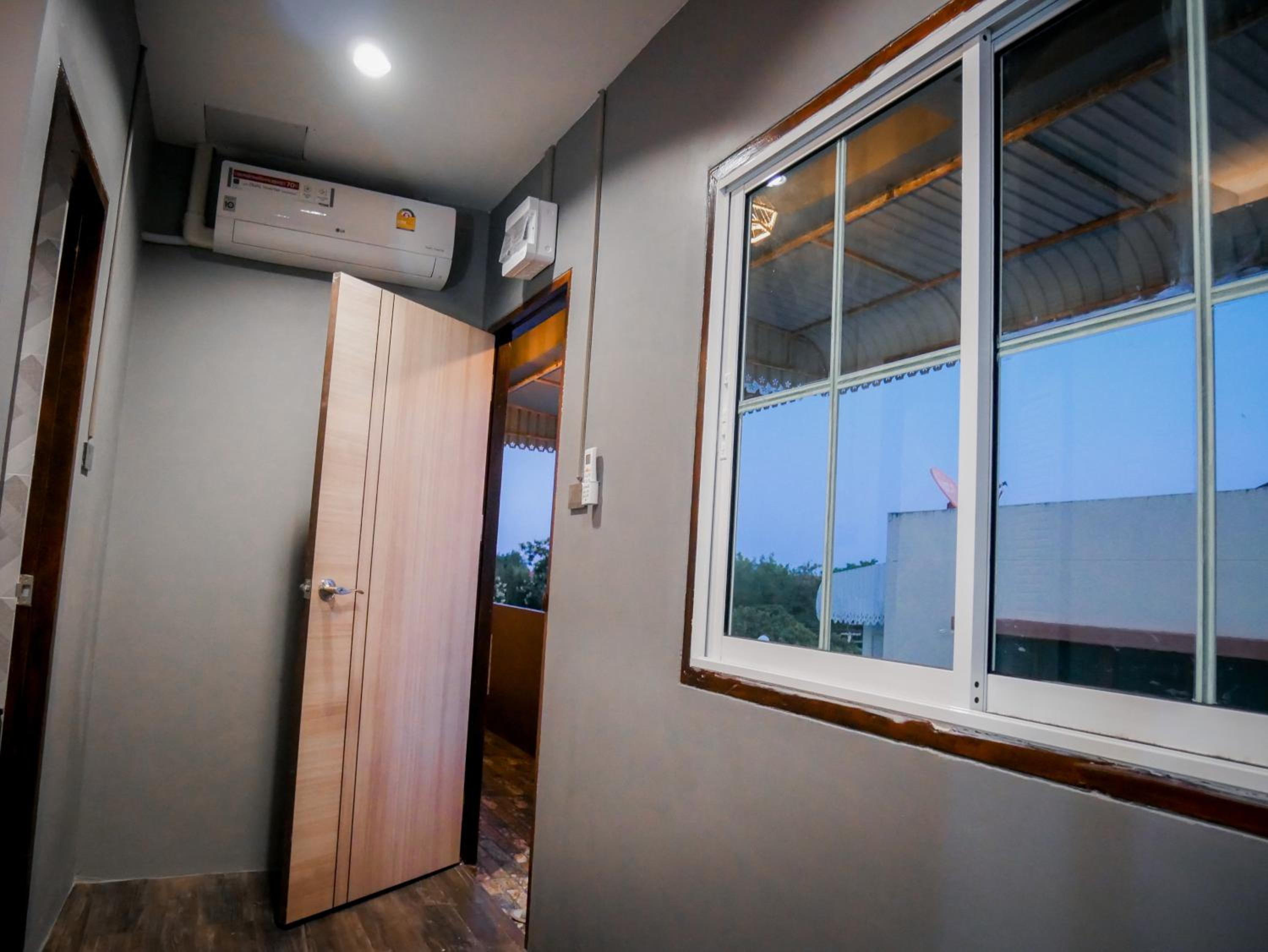 Standard Double Room - Photo 15