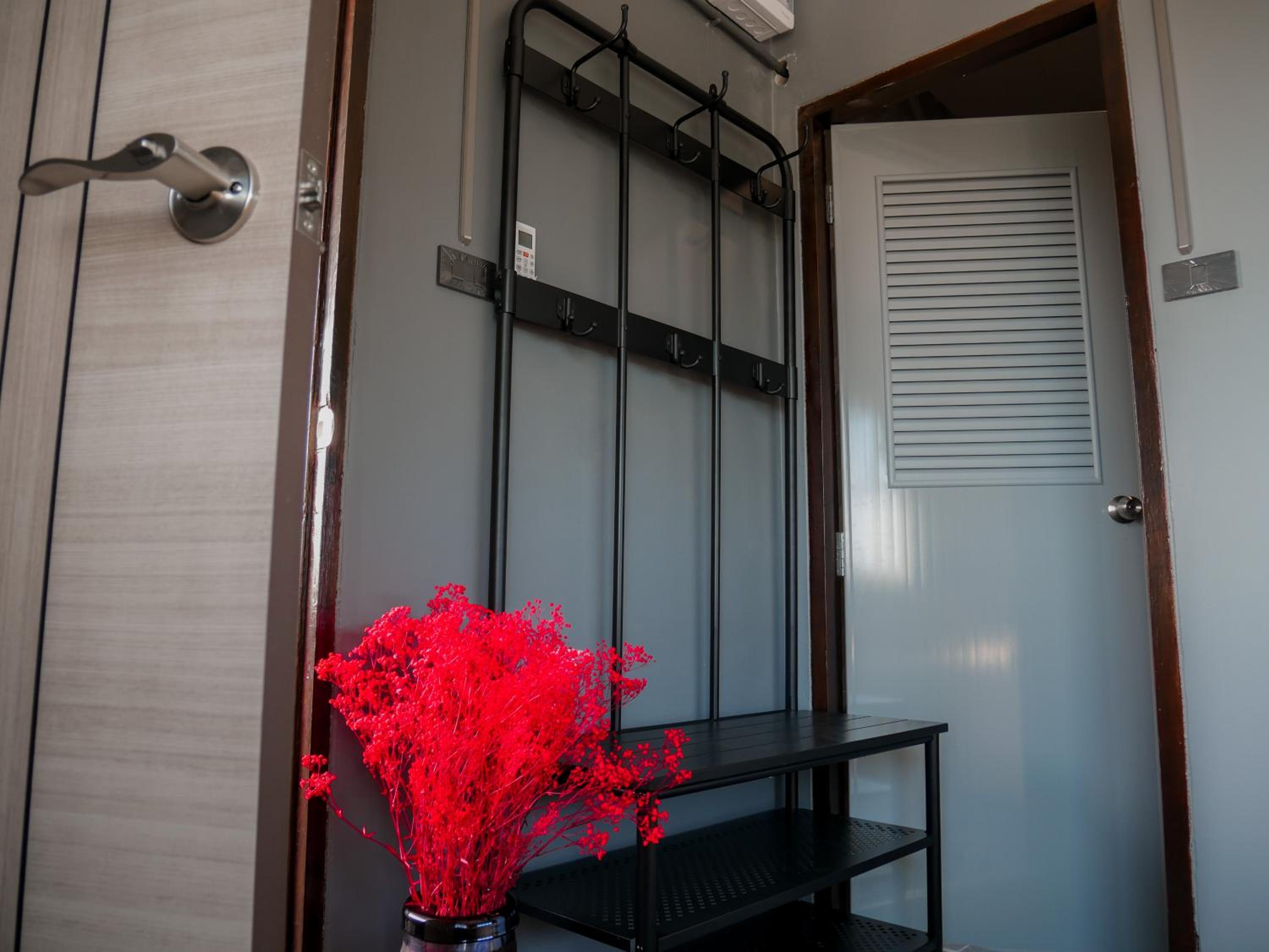 Standard Quadruple Room - Photo 16