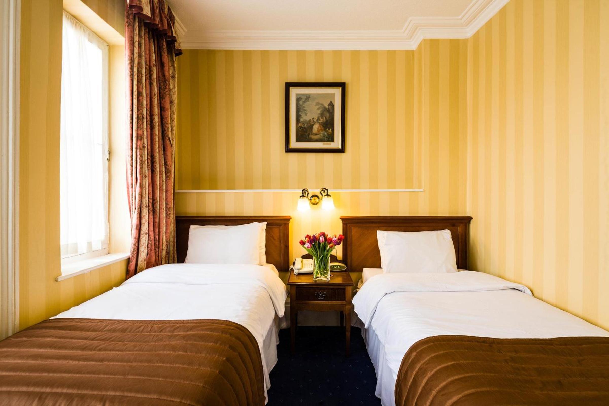 Standard Twin Room - Non-Smoking photo 2