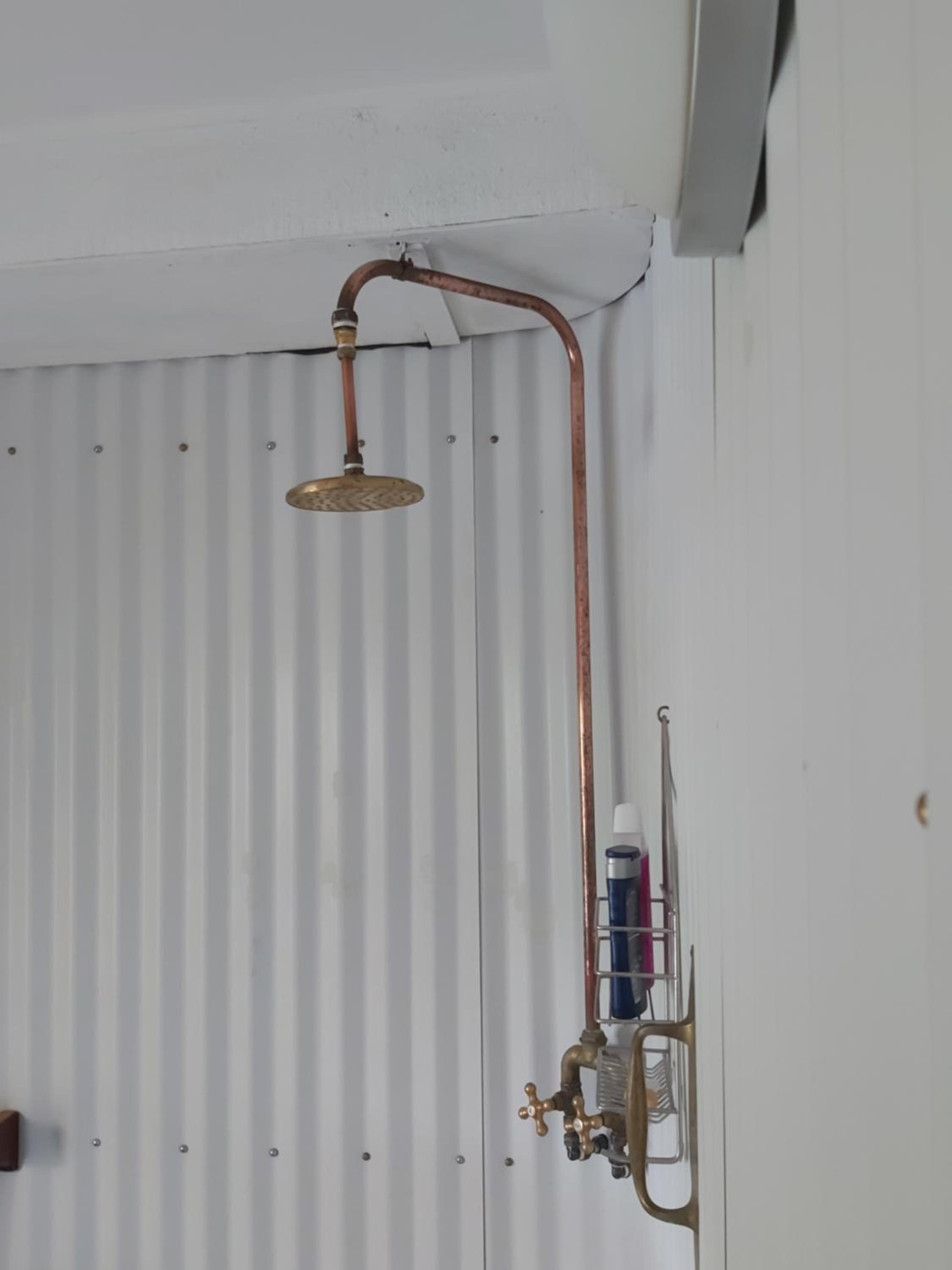 Deluxe Double Room with Shower - Photo 5