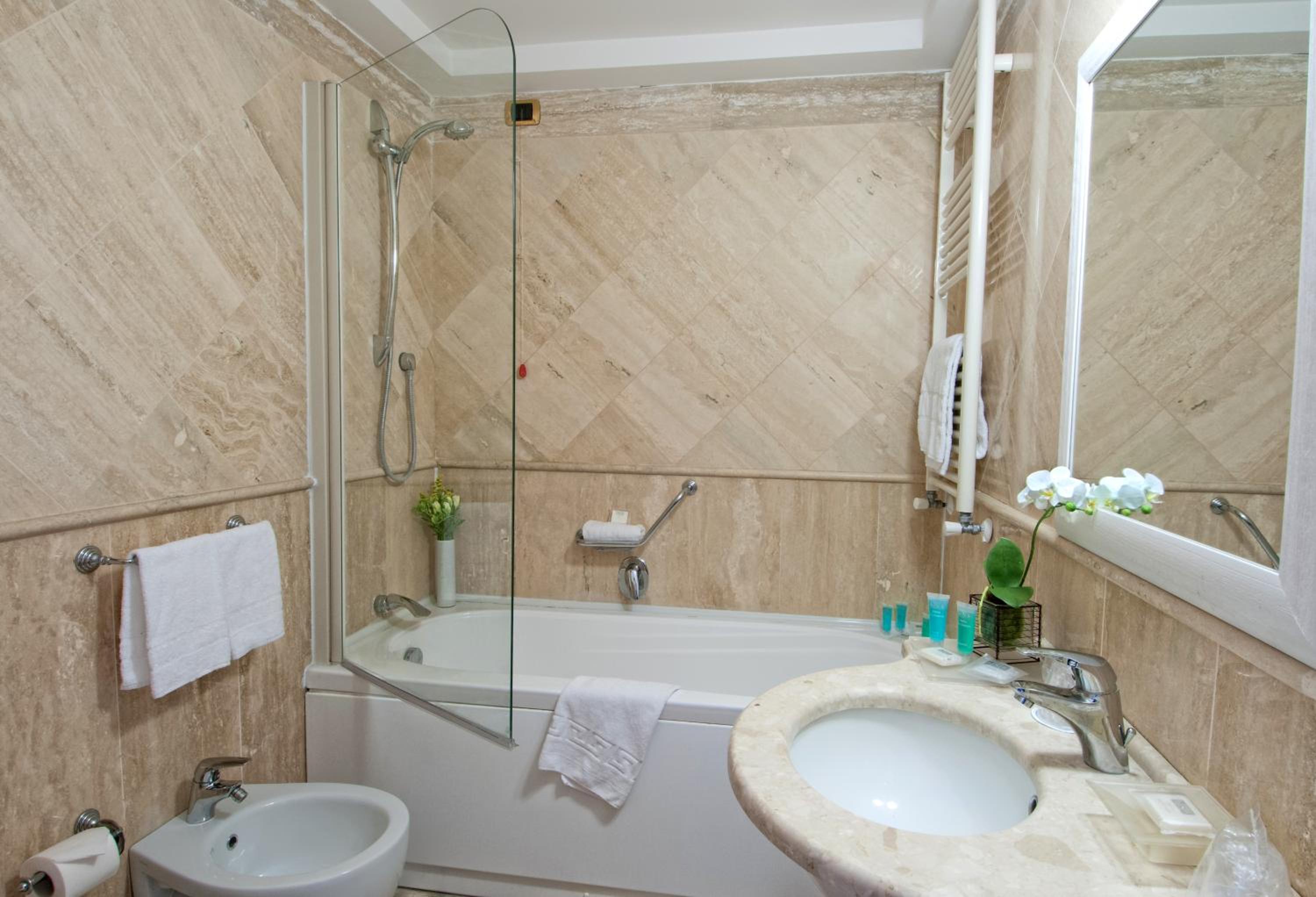 Double Room - Photo 5
