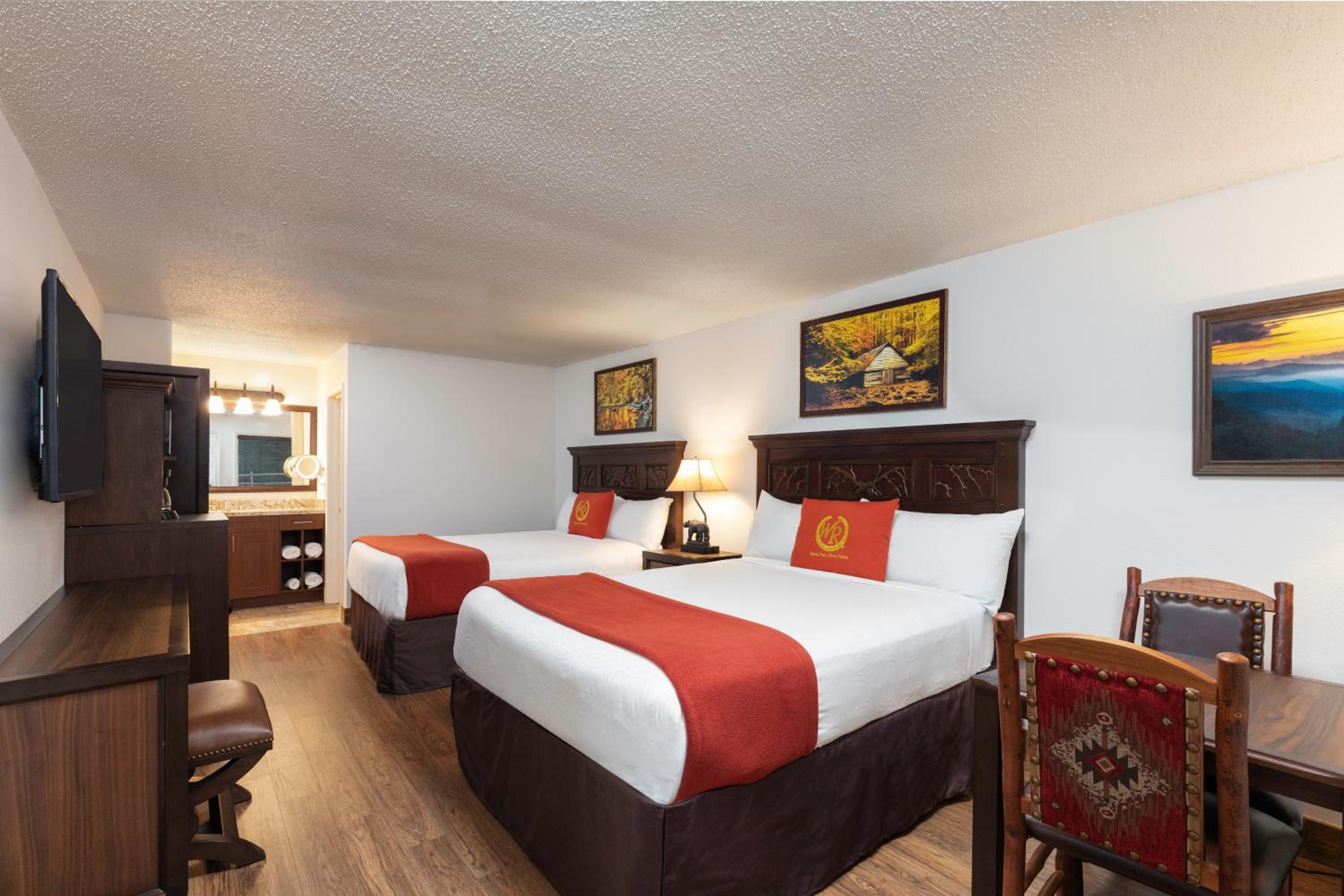 Traditional Queen Guestroom