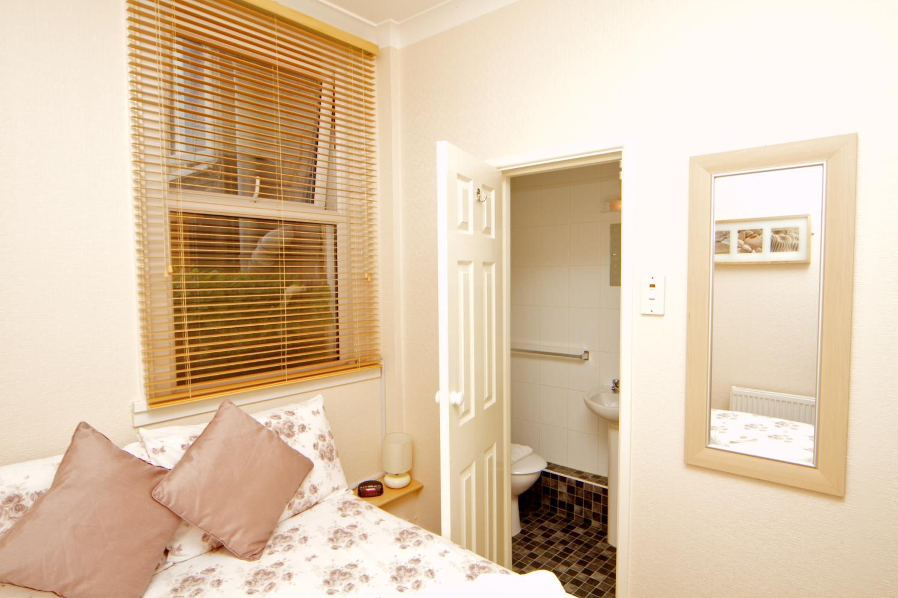 Small Double Room photo 2