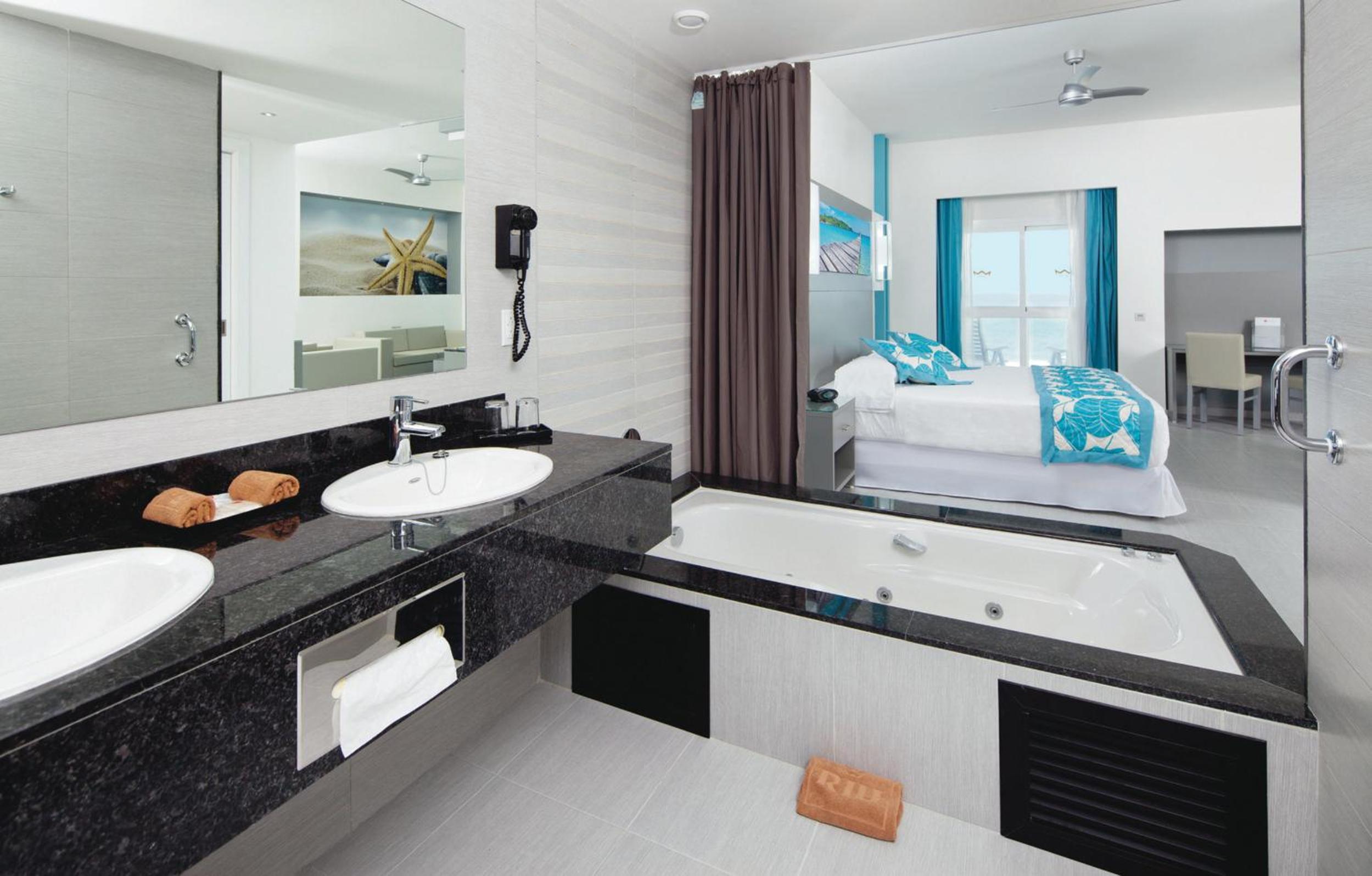 Suite with Sea View photo 2