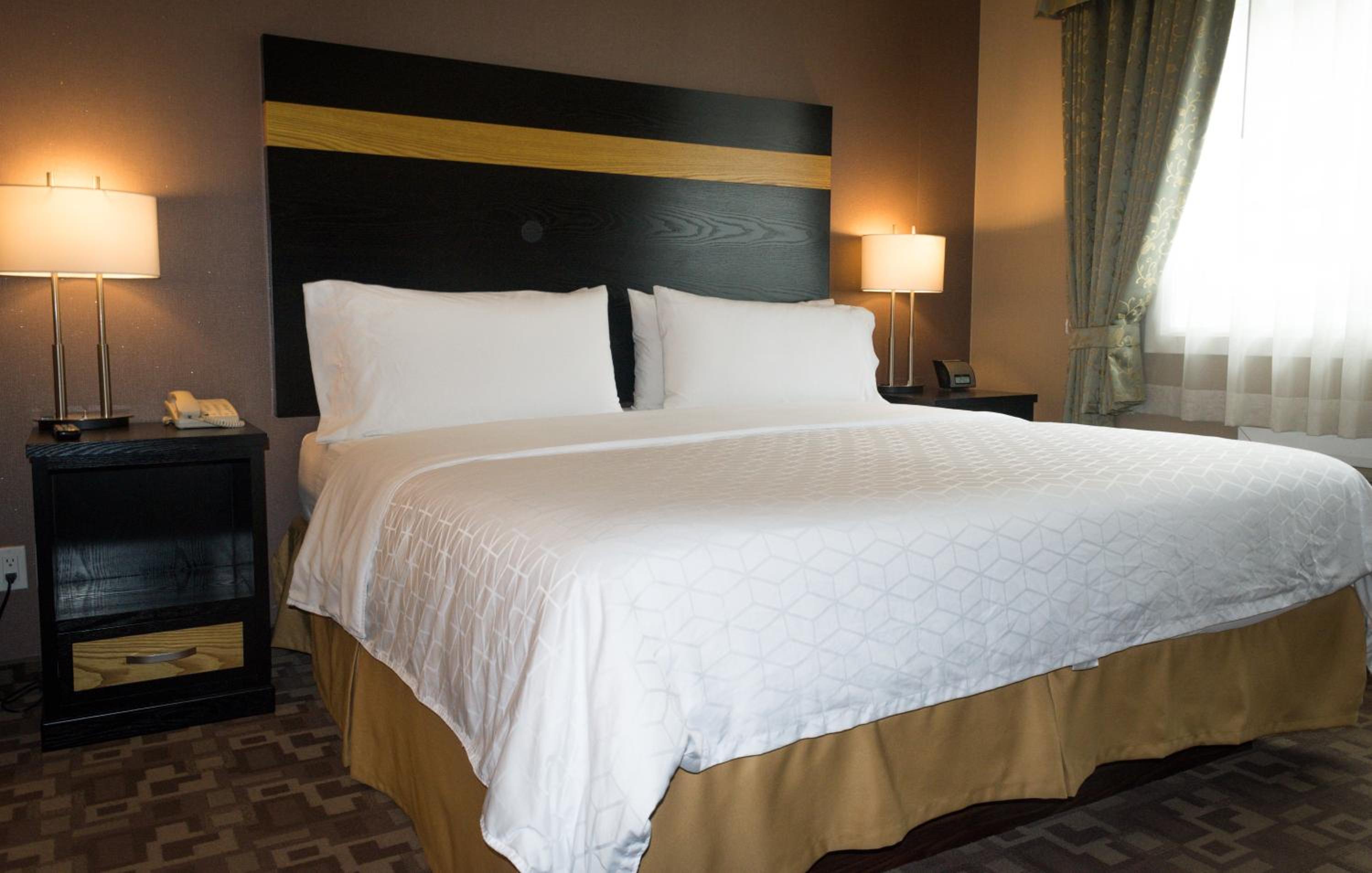 Standard King Room - Photo 2