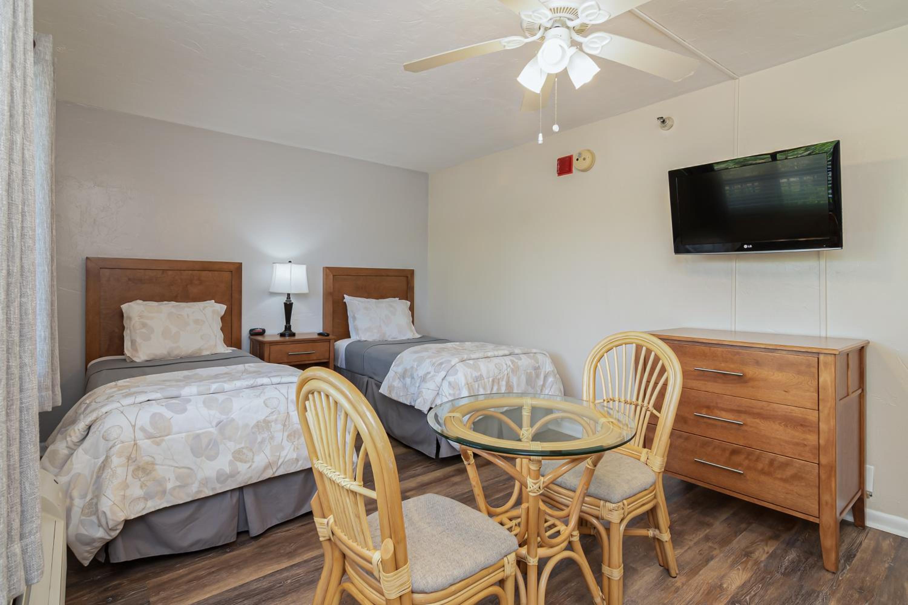 Two Twin Beds Room - Photo 1