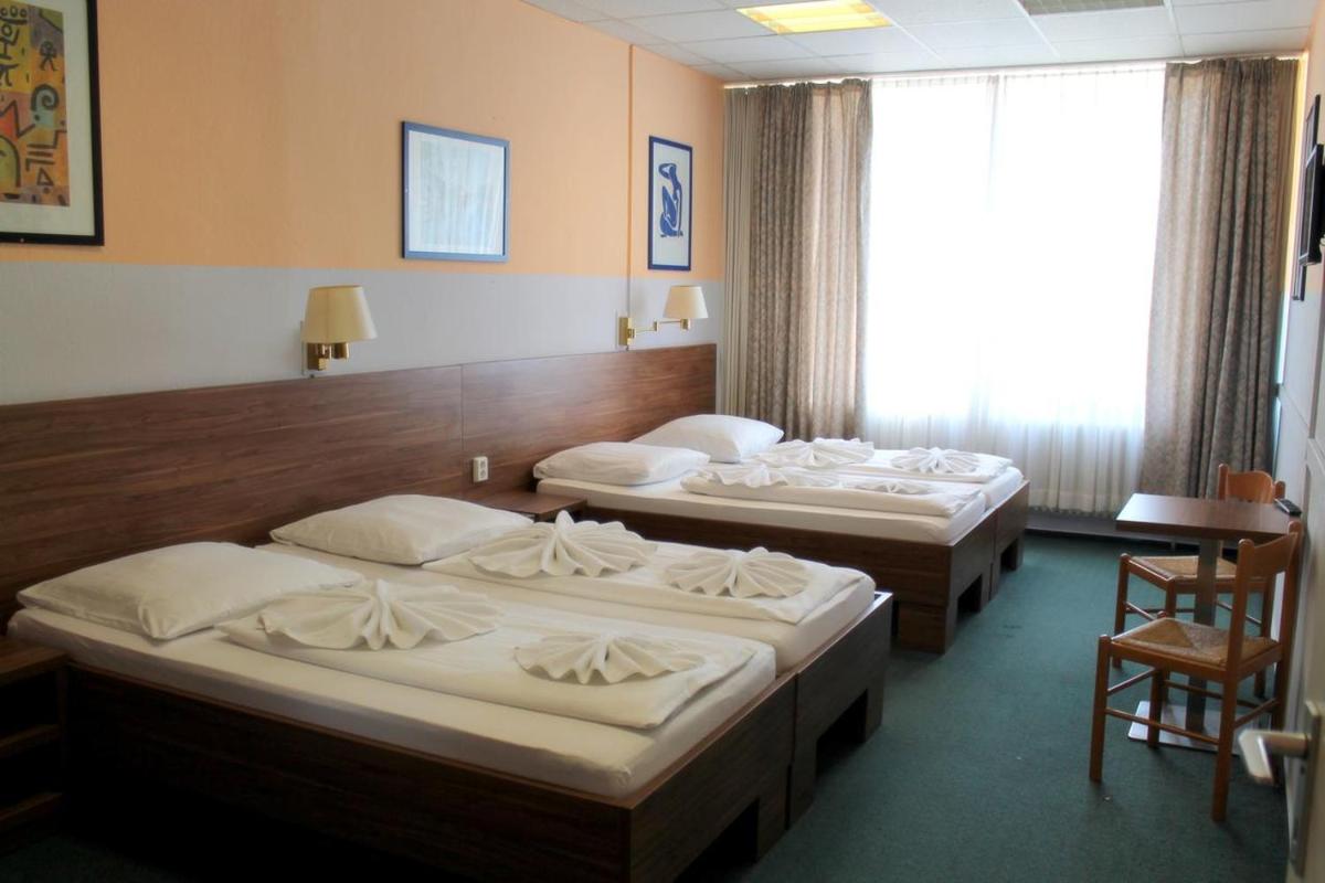 Quadruple Room with Bathroom photo 1