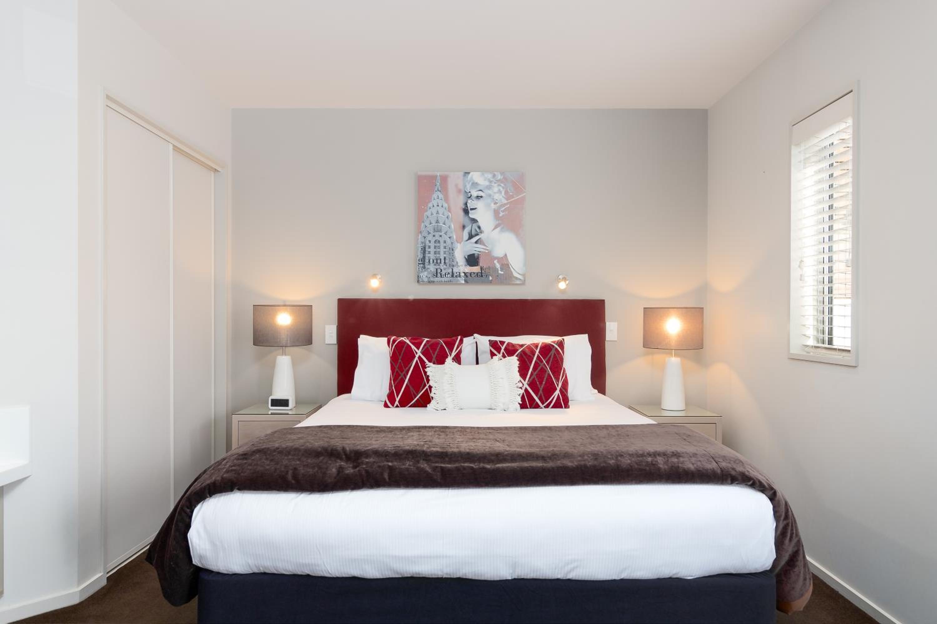 Deluxe King Spa Studio - Photo 1