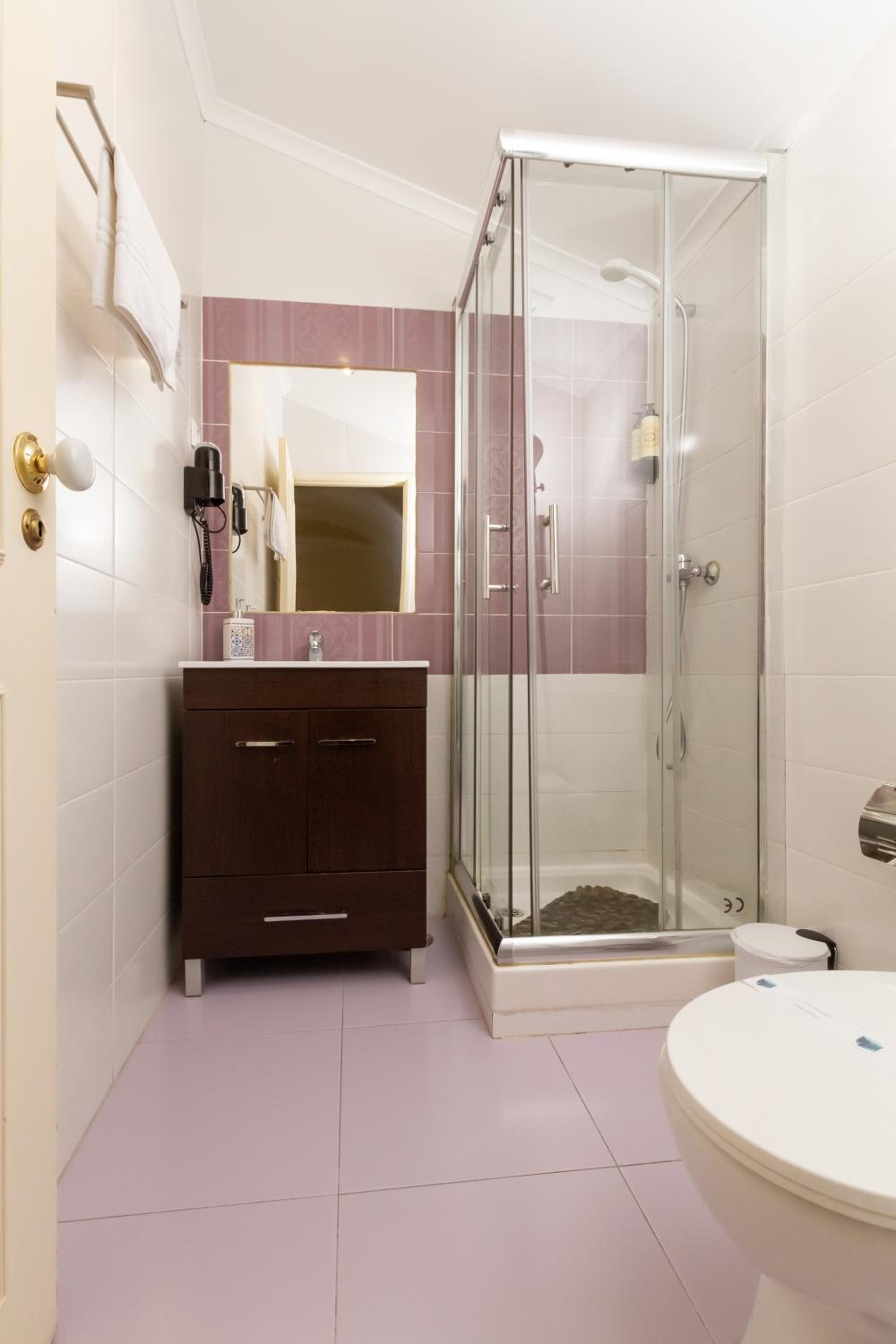 Triple Room - Photo 2