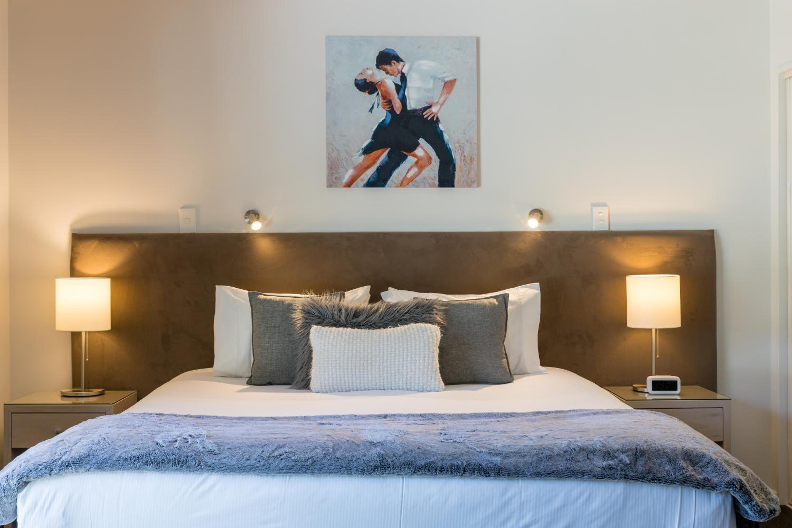 Super Deluxe King Spa Studio - Photo 2