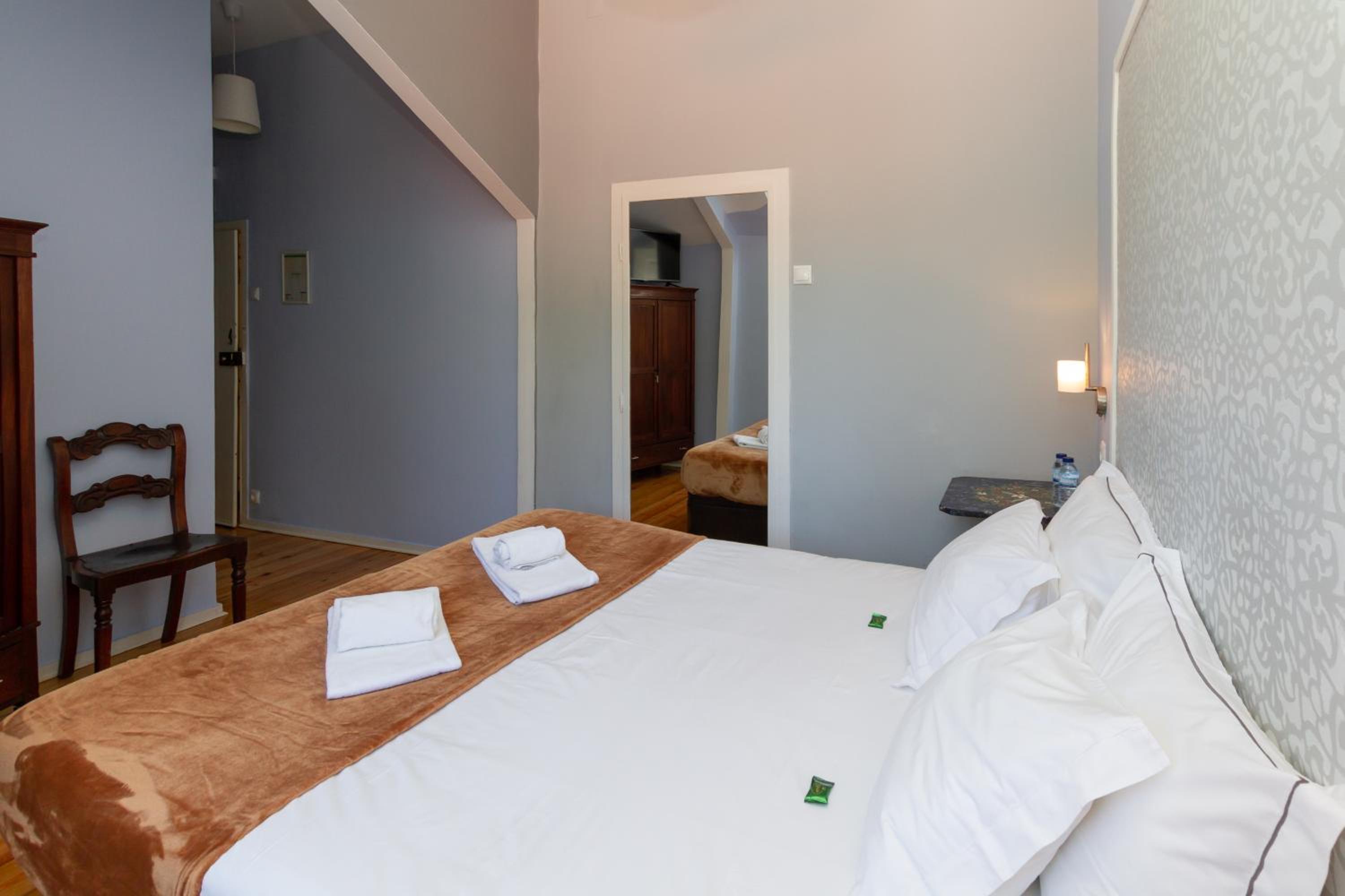 Double or Twin Room - Photo 17