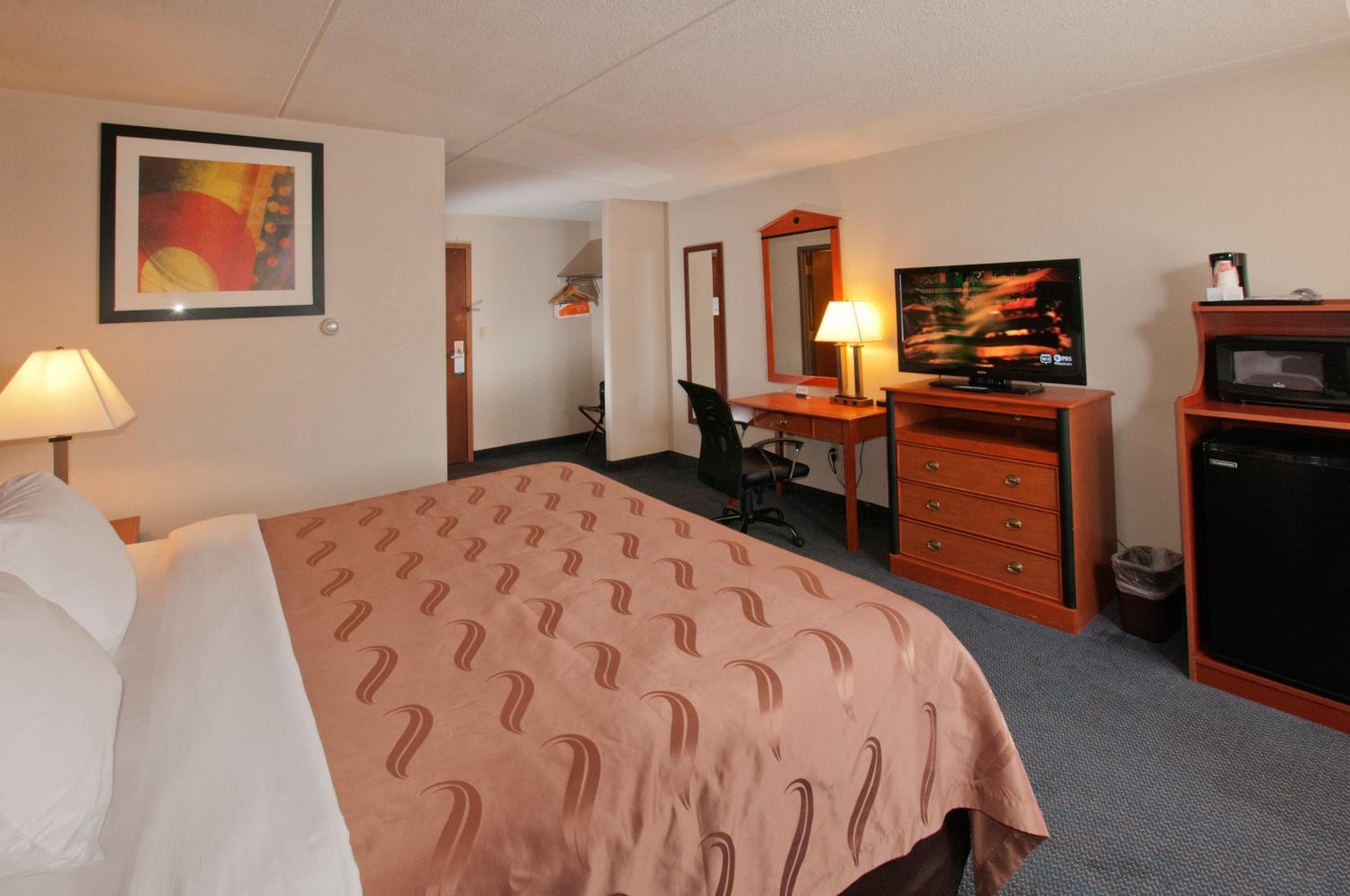 King Room - Non-Smoking - Photo 4