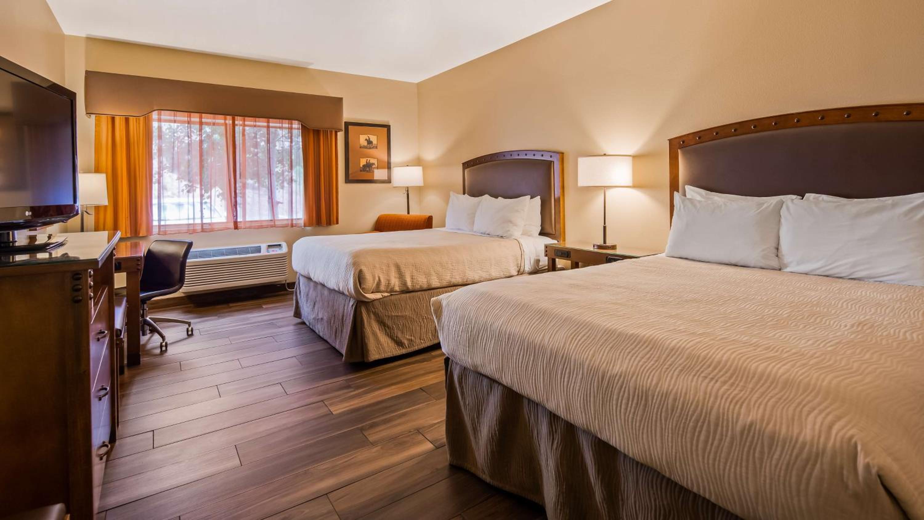 Queen Room with Two Queen Beds - Pet Friendly photo 1