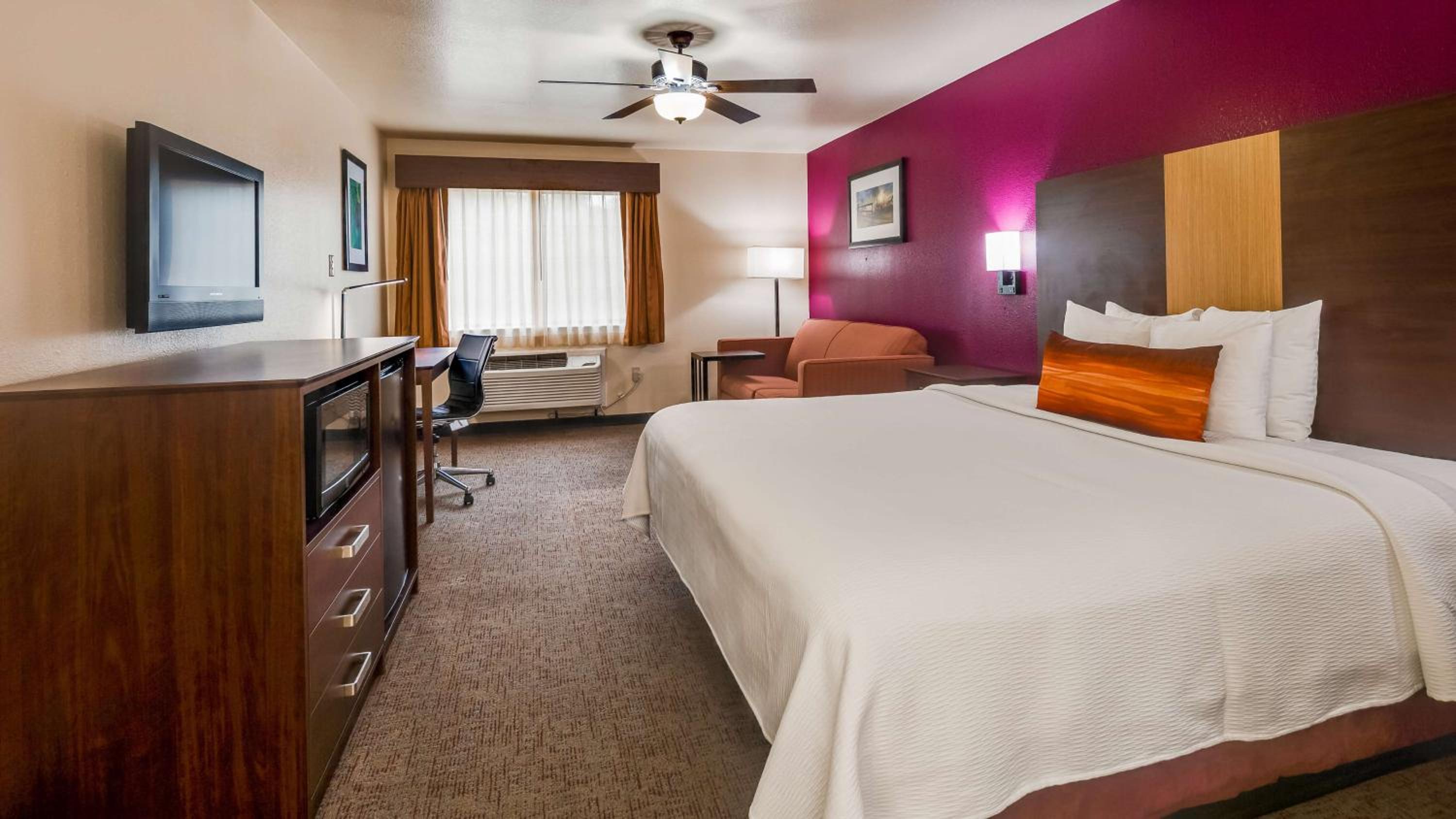 King Room with Sofa Bed - Non-Smoking