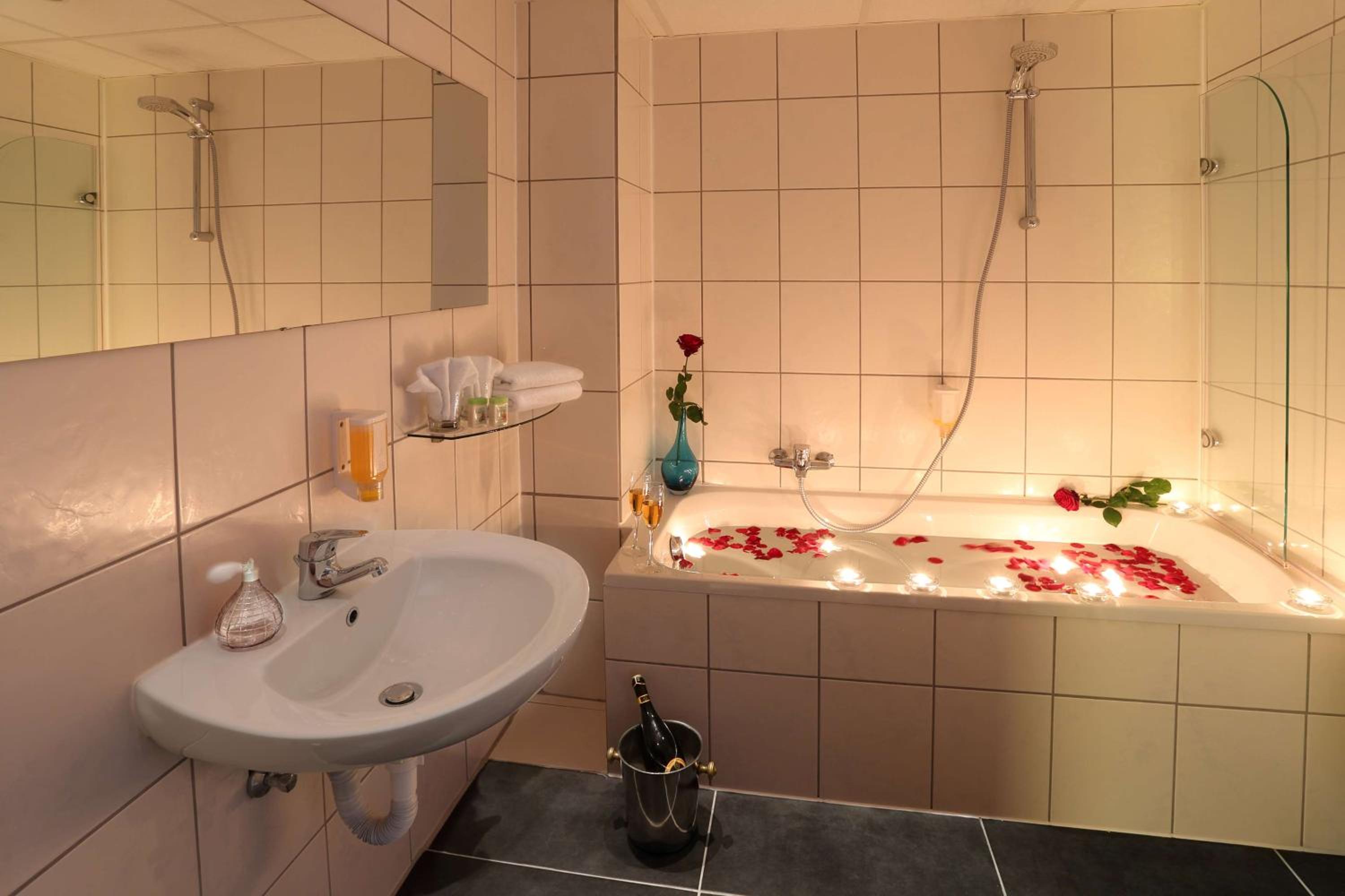 Superior Twin Room - Photo 6