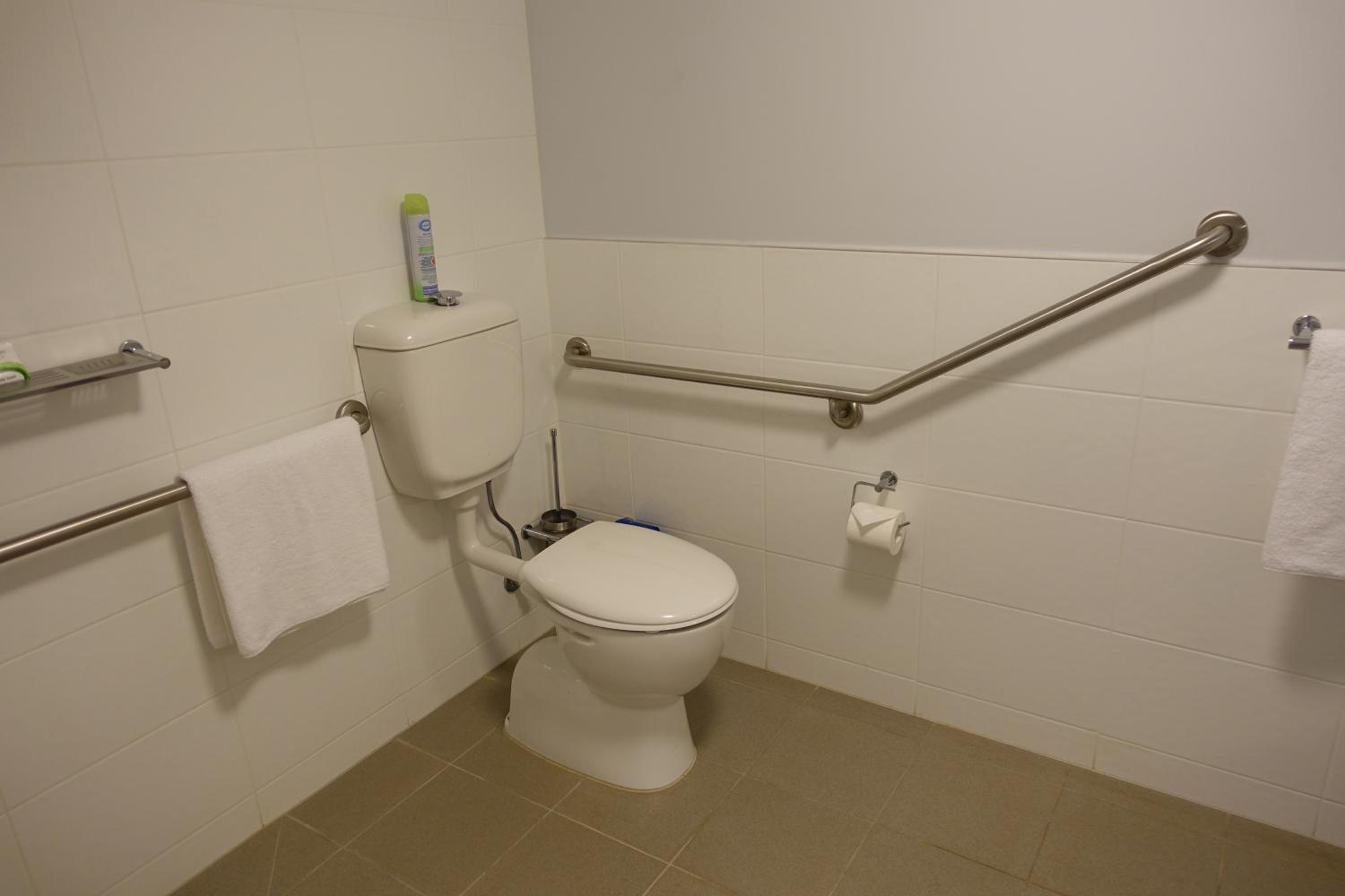 King Room - Disability Access photo 3