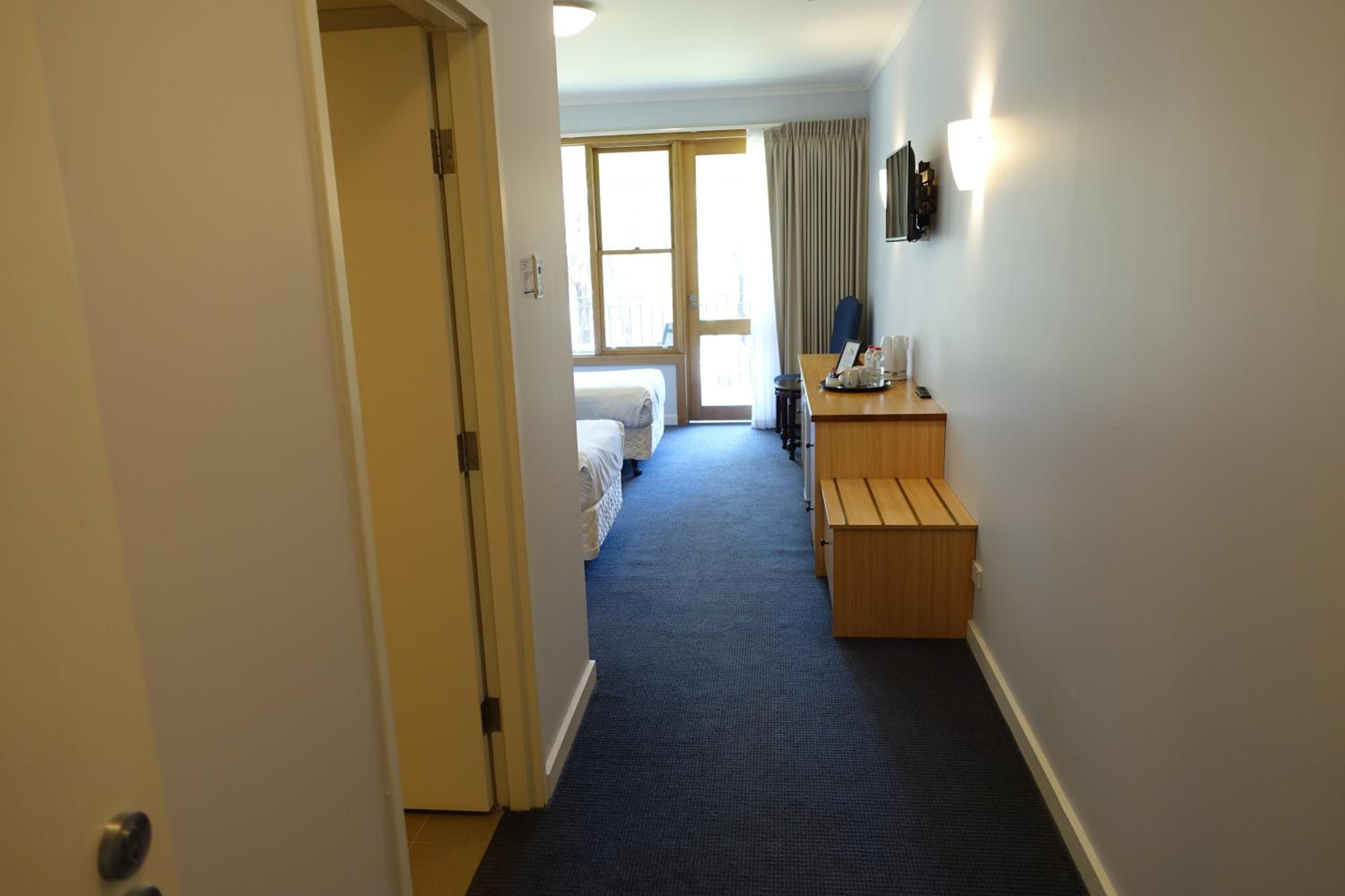 King Room - Disability Access photo 2