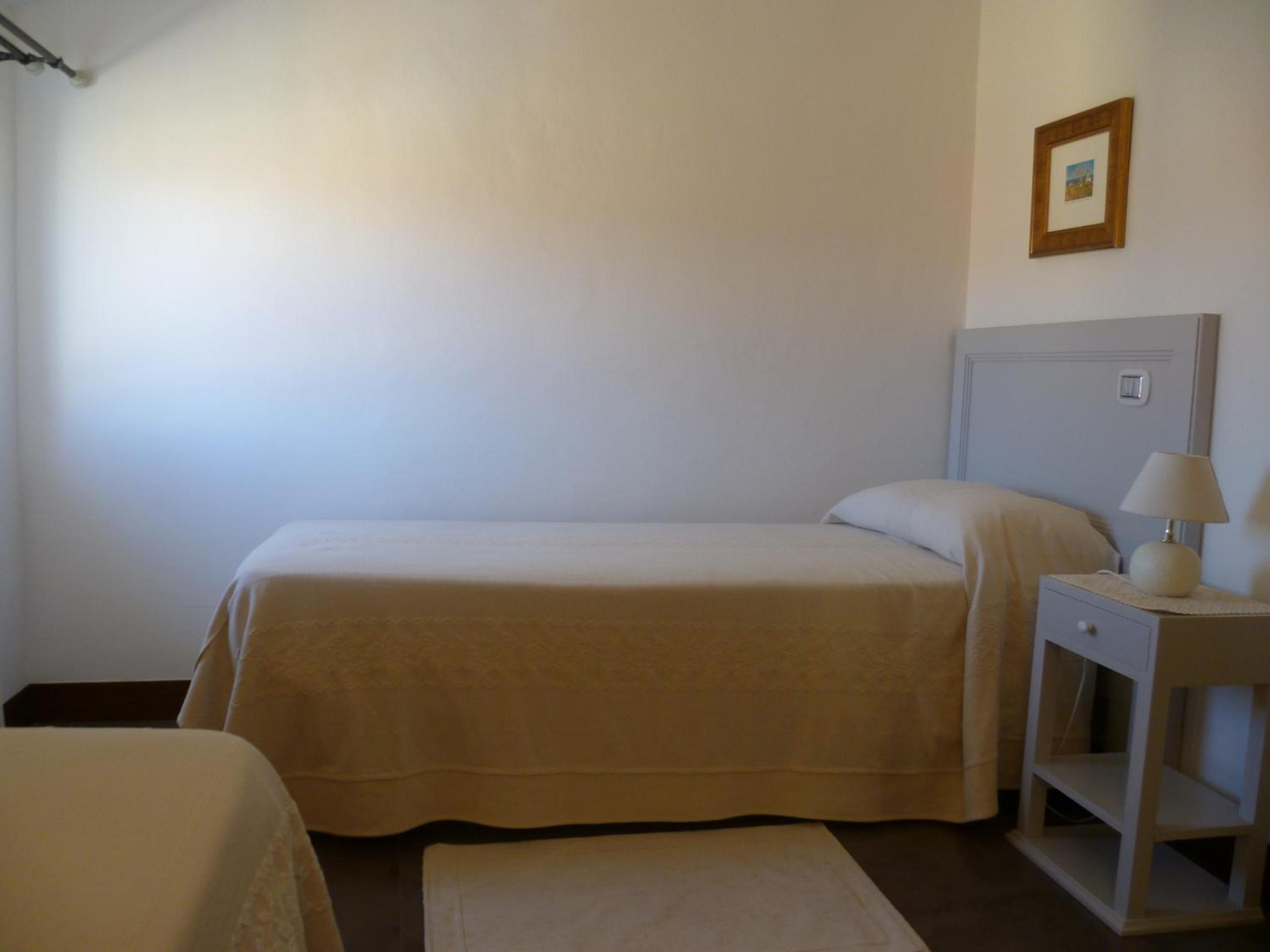 Quadruple Room with Balcony - Photo 7
