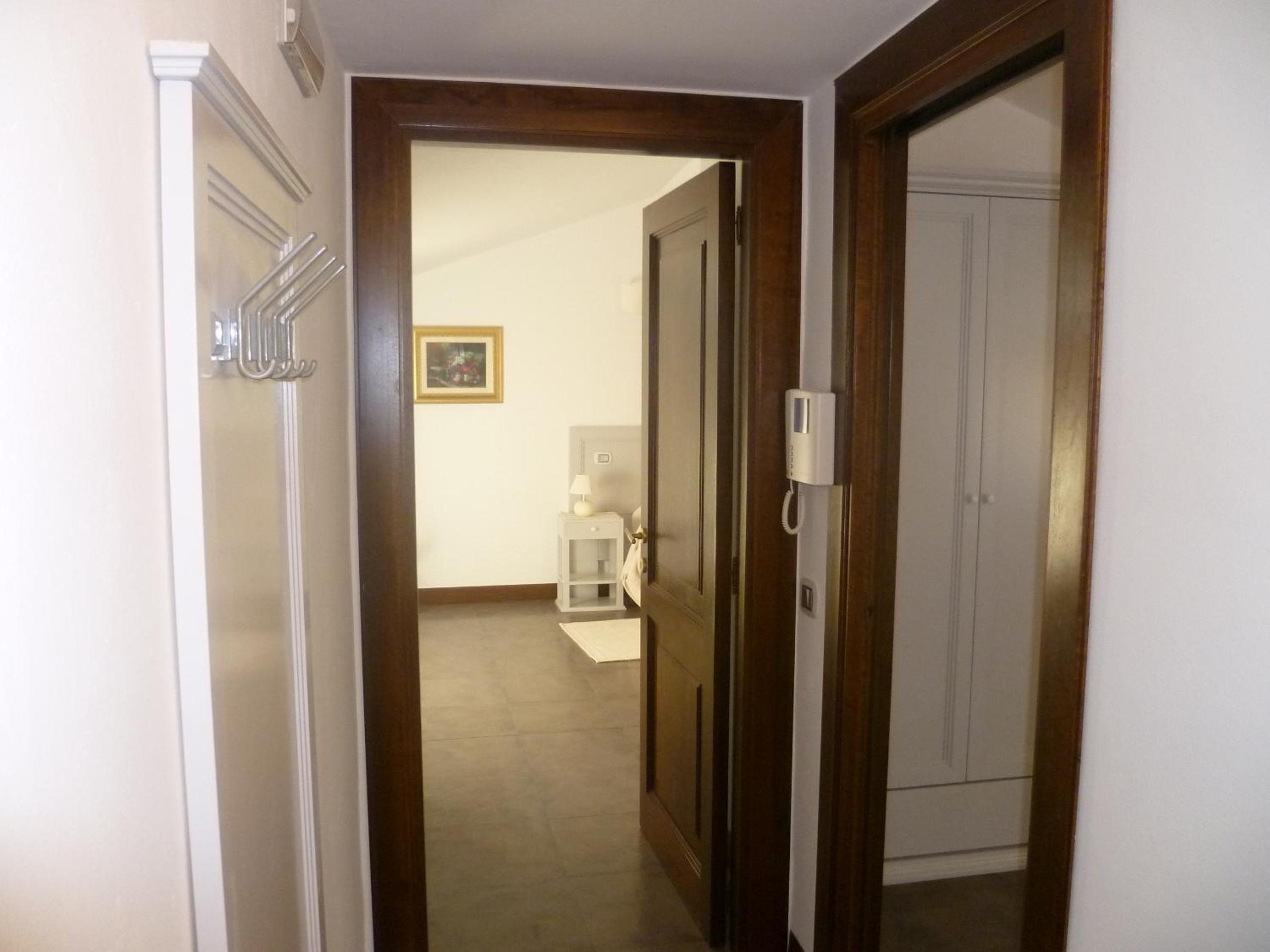 Quadruple Room with Balcony - Photo 3