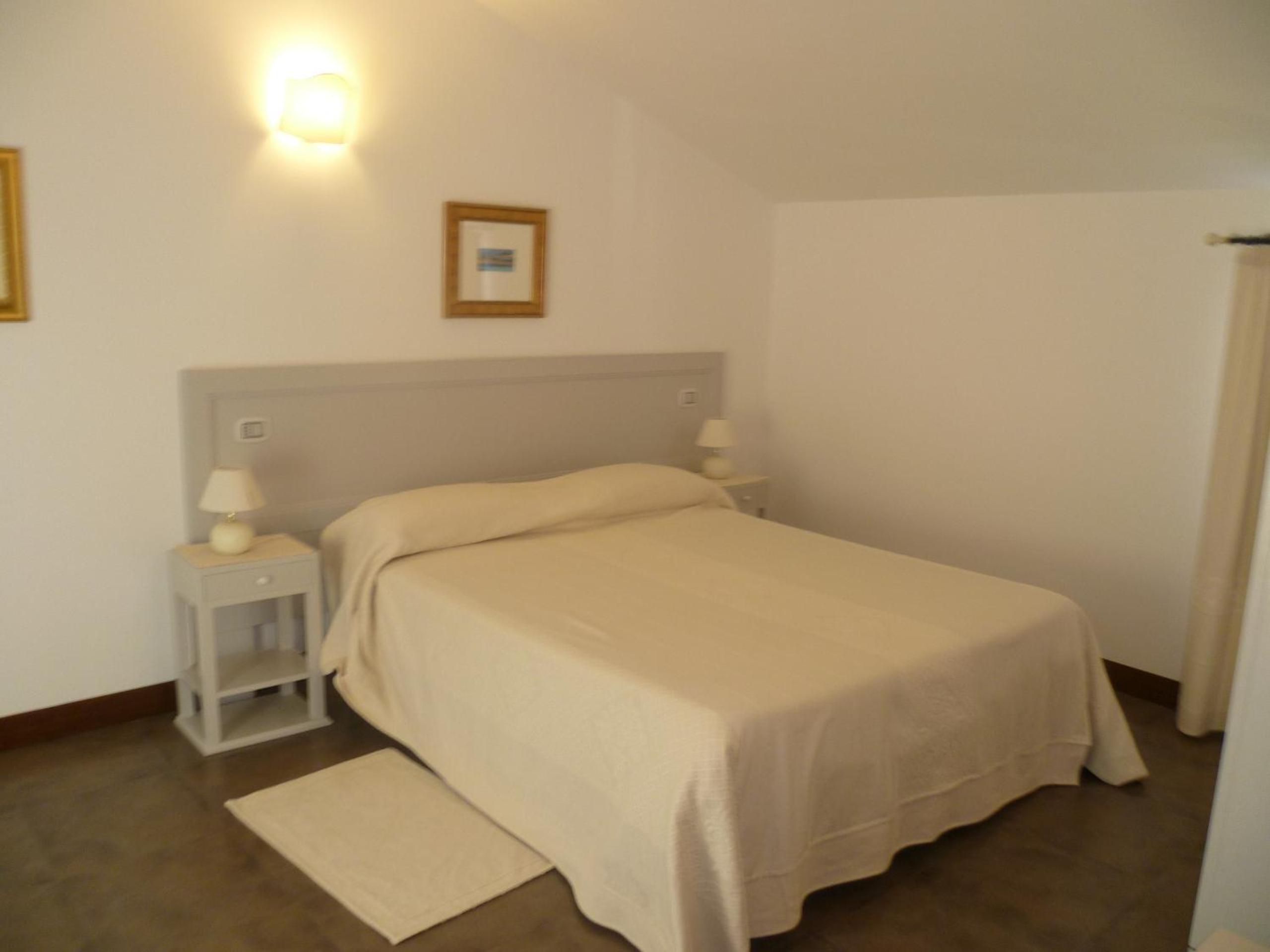 Quadruple Room with Balcony - Photo 2