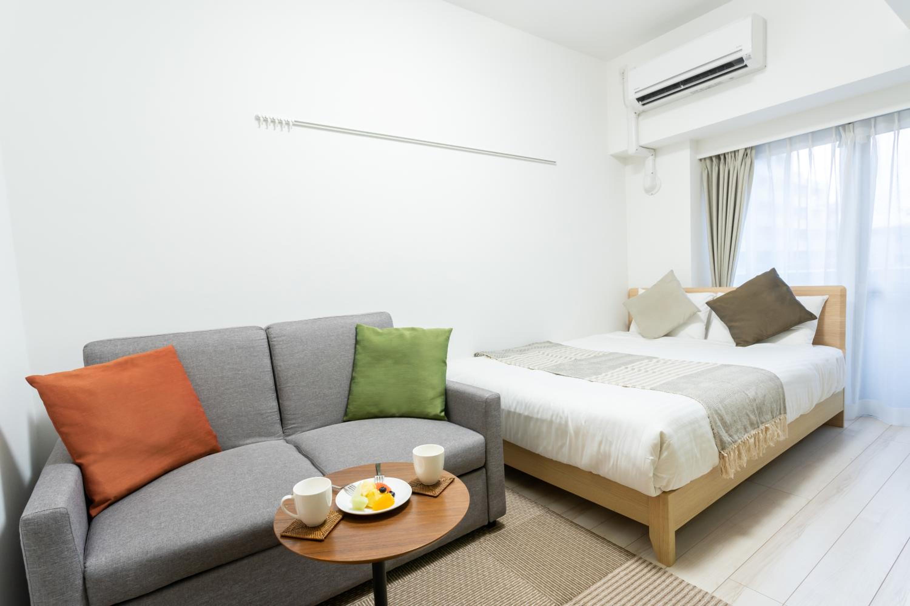 One-Bedroom Apartment photo 1