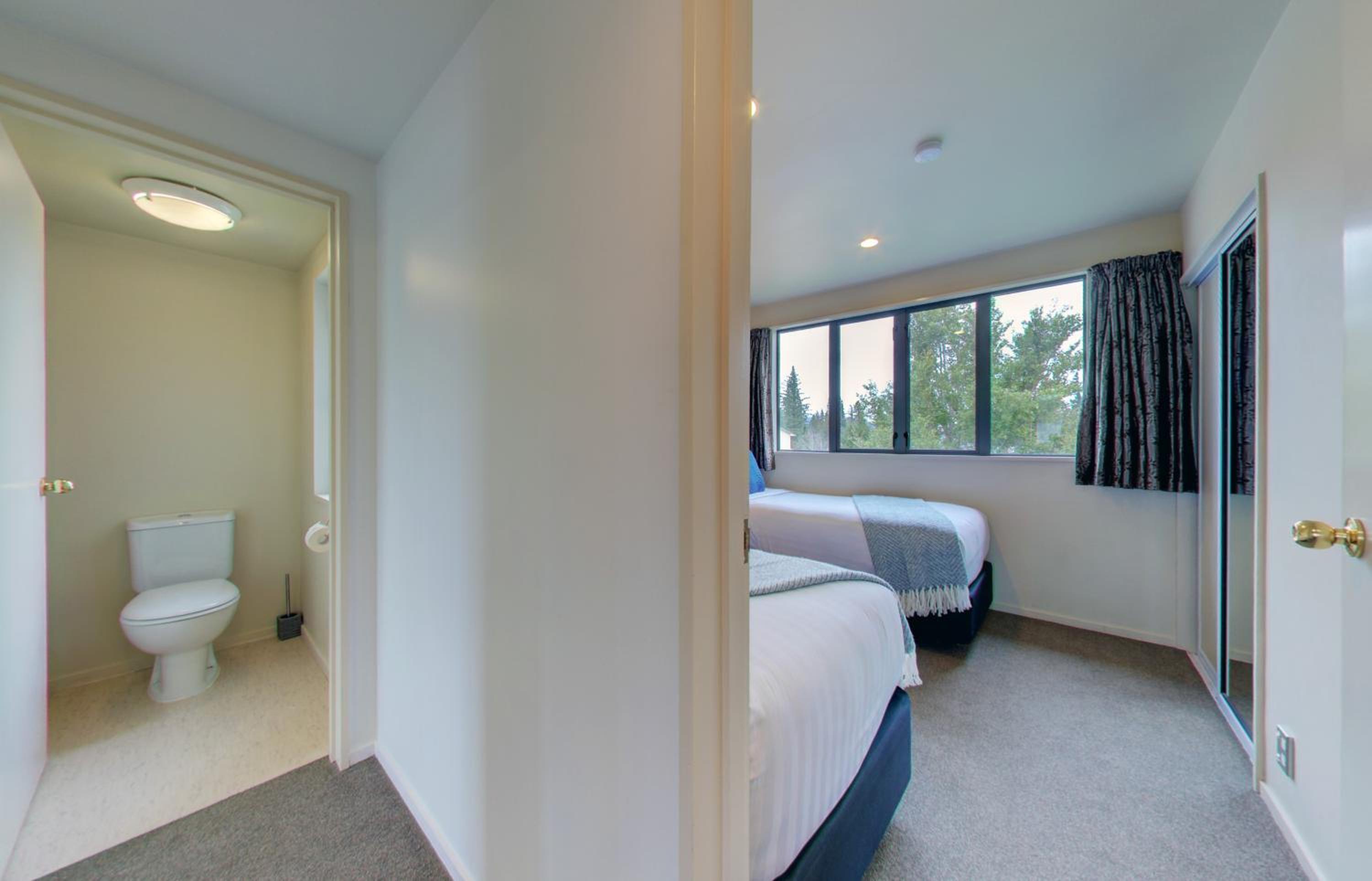 Three-Bedroom Chalet photo 3