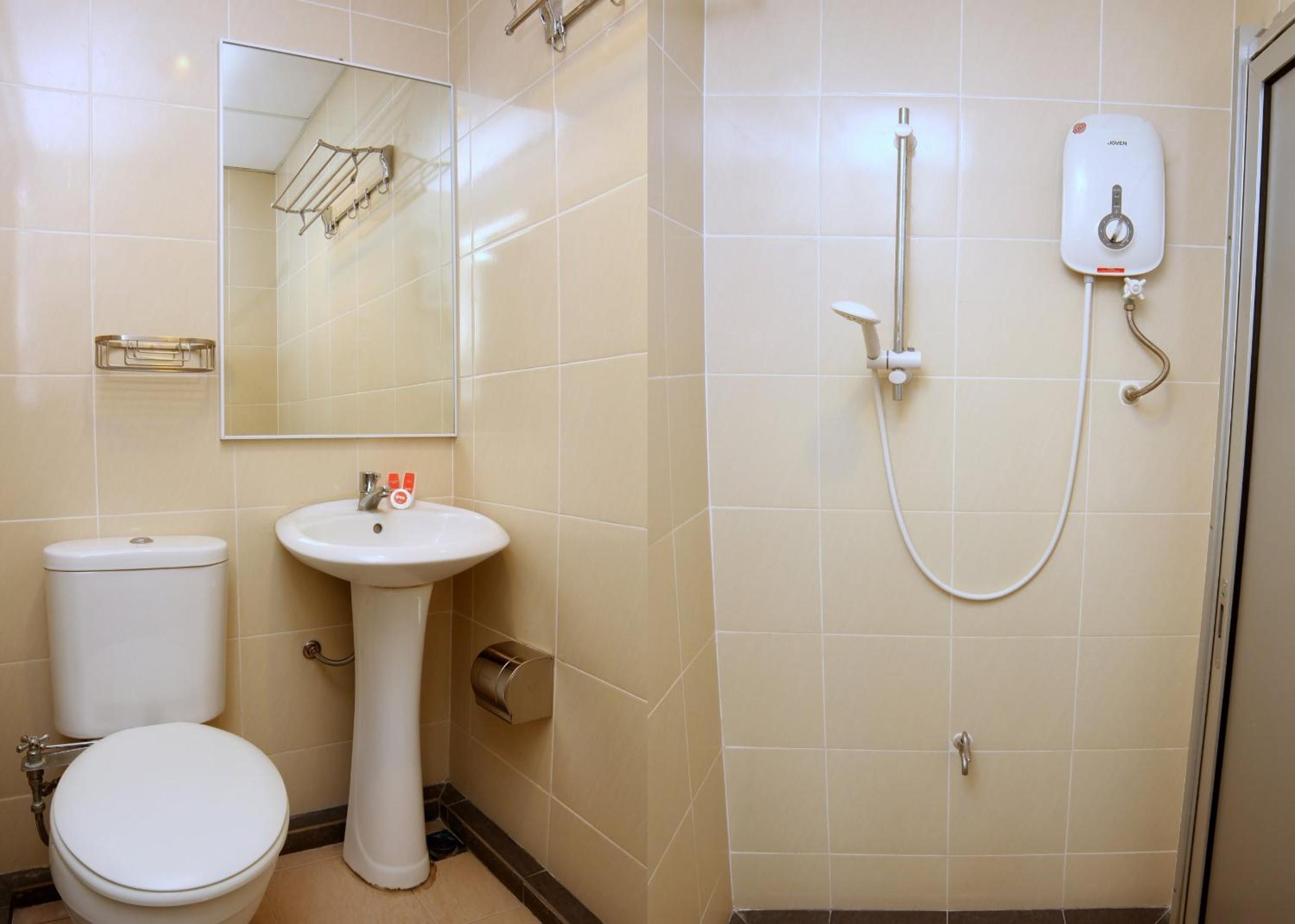 Deluxe Twin Room - Photo 8